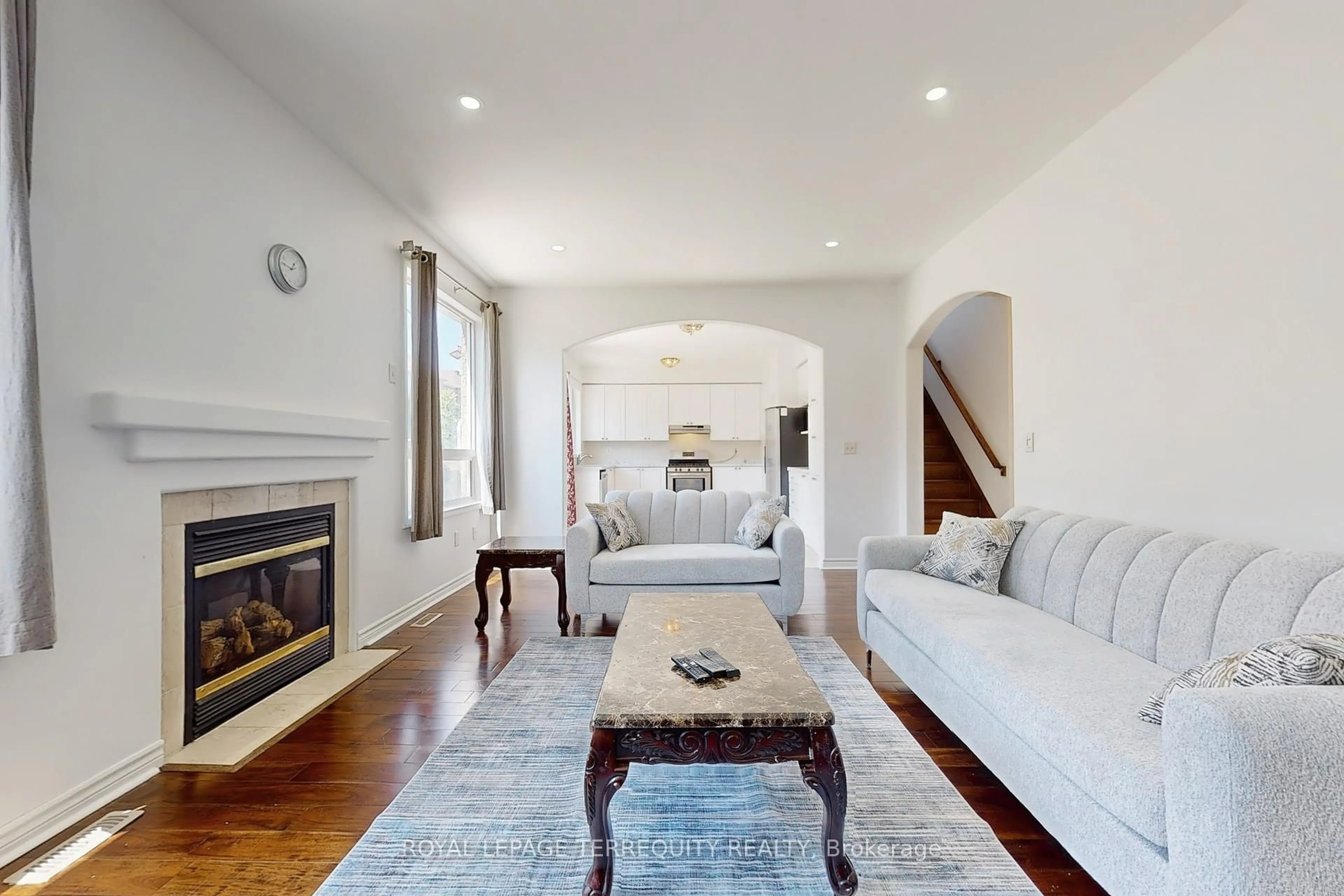 Living room with furniture, unknown for 6 Verona Dr, Brampton Ontario L6P 1L2