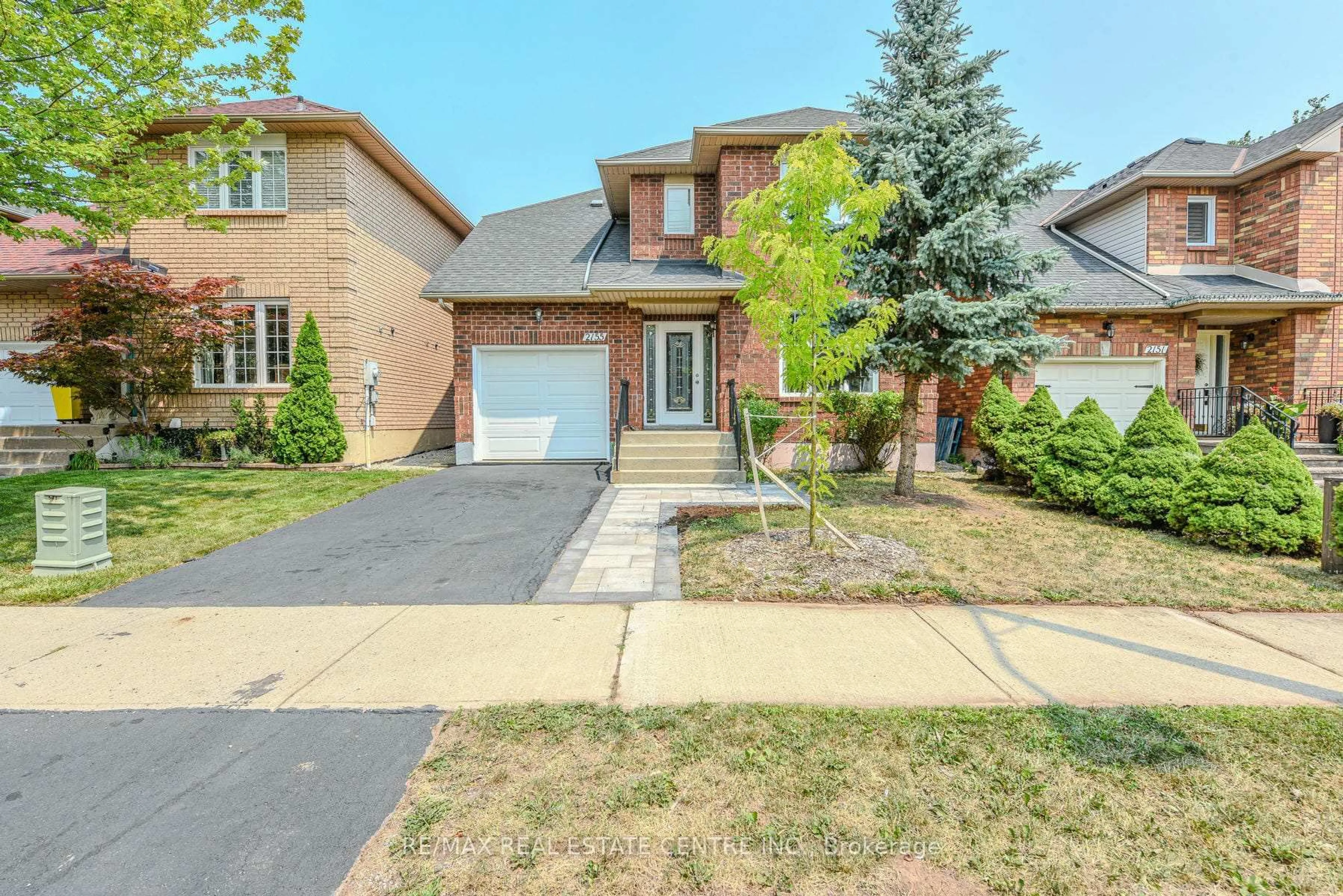 Home with brick exterior material, street for 2155 Peachtree Lane, Oakville Ontario L6M 3W8