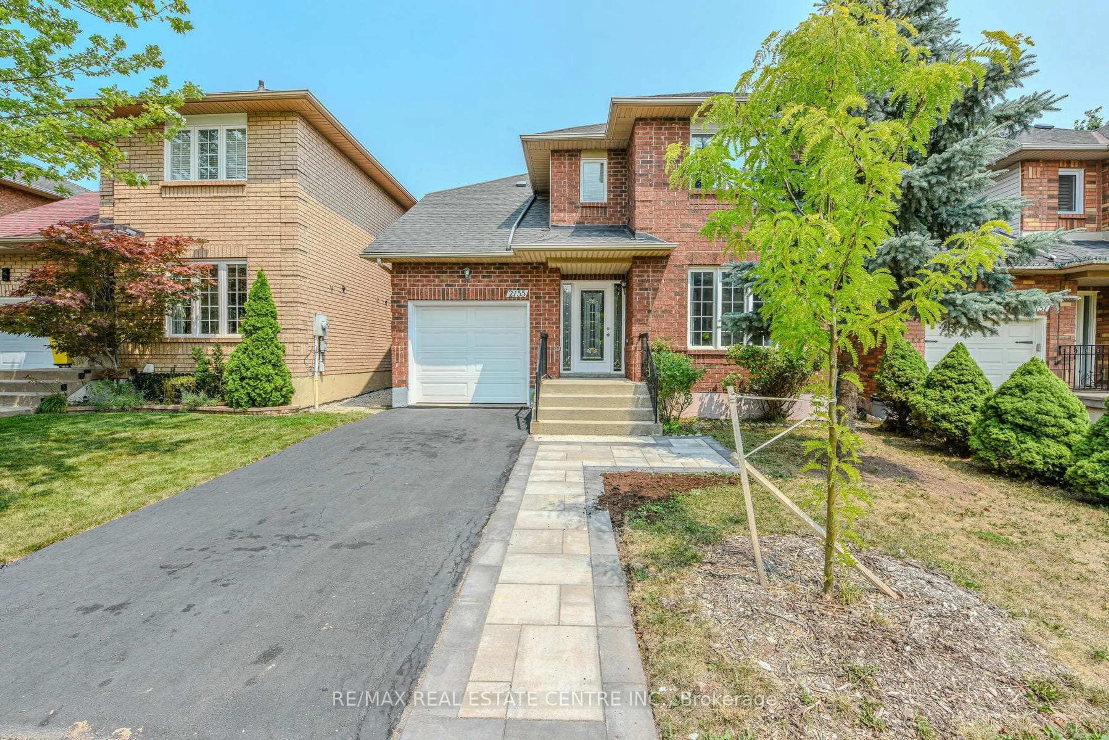 Home with brick exterior material, street for 2155 Peachtree Lane, Oakville Ontario L6M 3W8