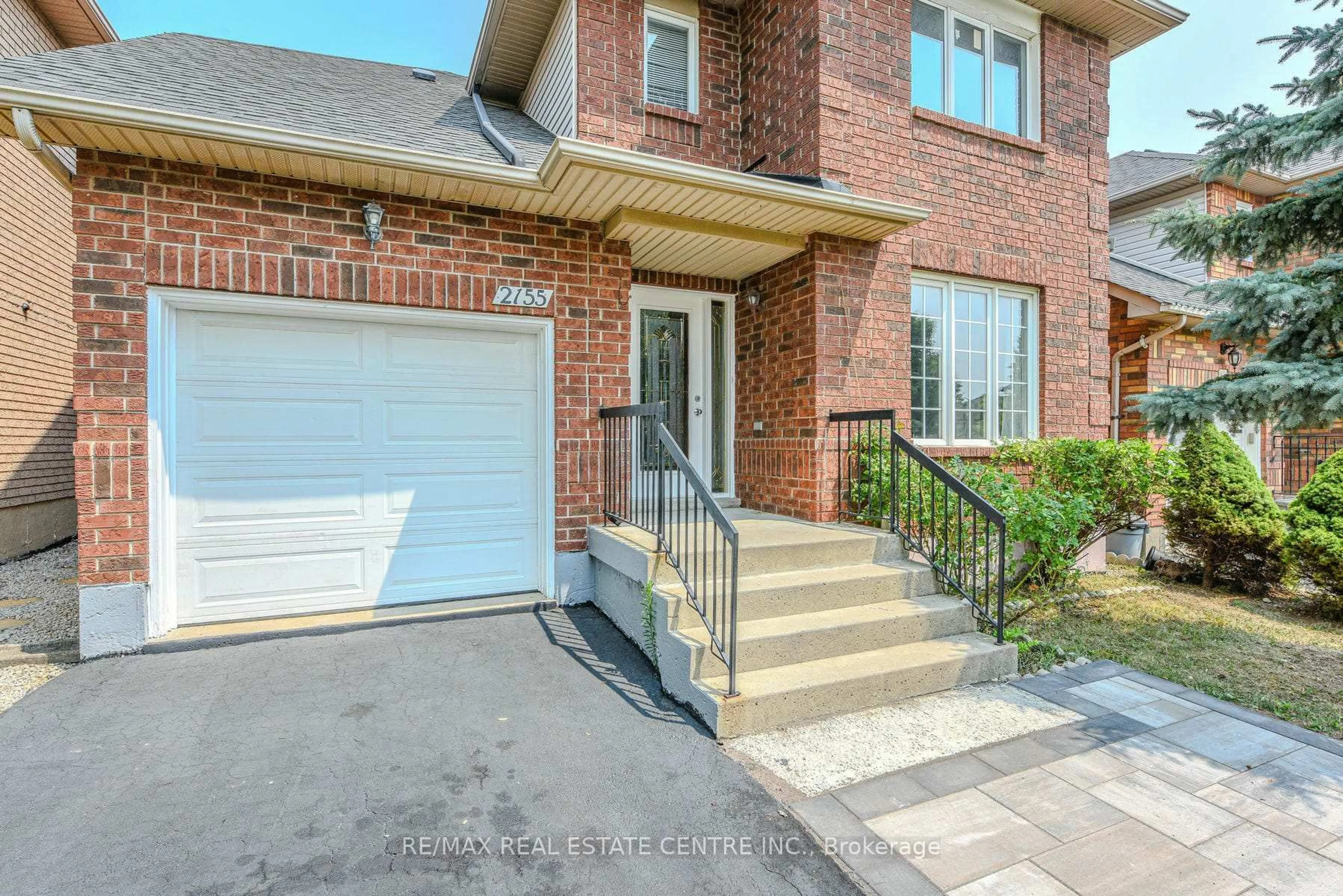 Home with brick exterior material, street for 2155 Peachtree Lane, Oakville Ontario L6M 3W8