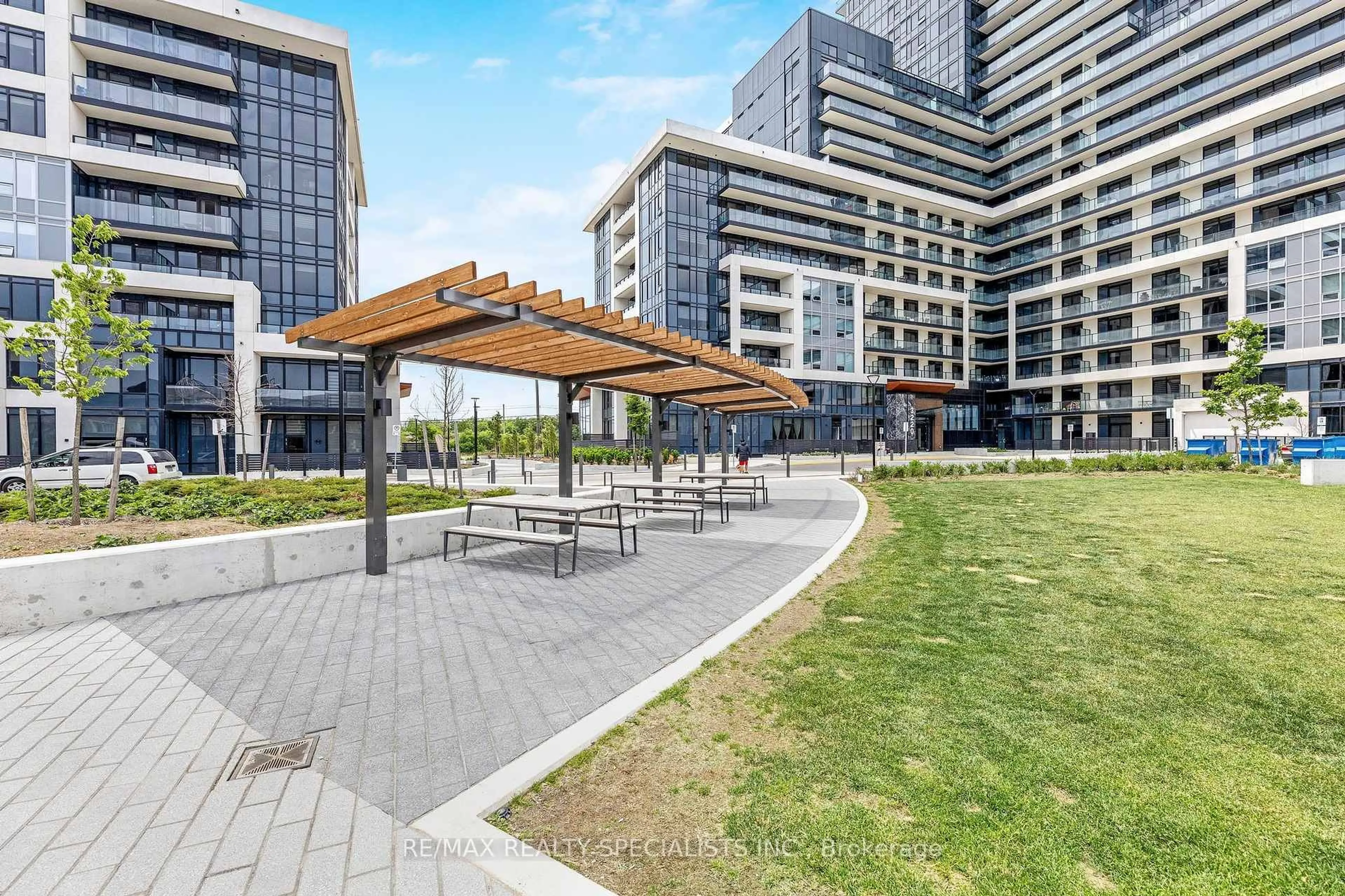 Patio, street for 3220 William Coltson Ave #318, Oakville Ontario L6H 7X9