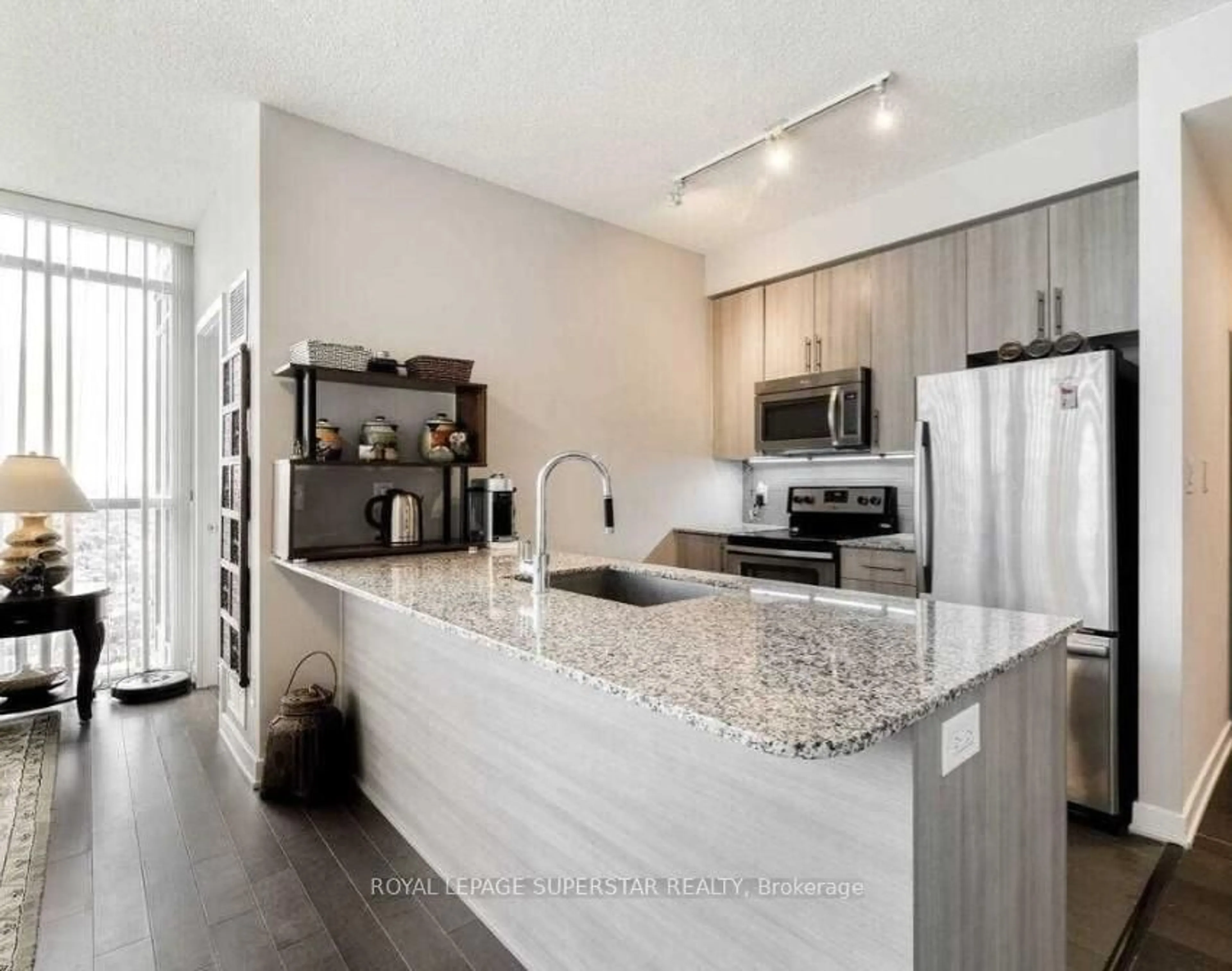 Open concept kitchen, unknown for 4099 Brickstone Mews #3203, Mississauga Ontario L5B 0G2