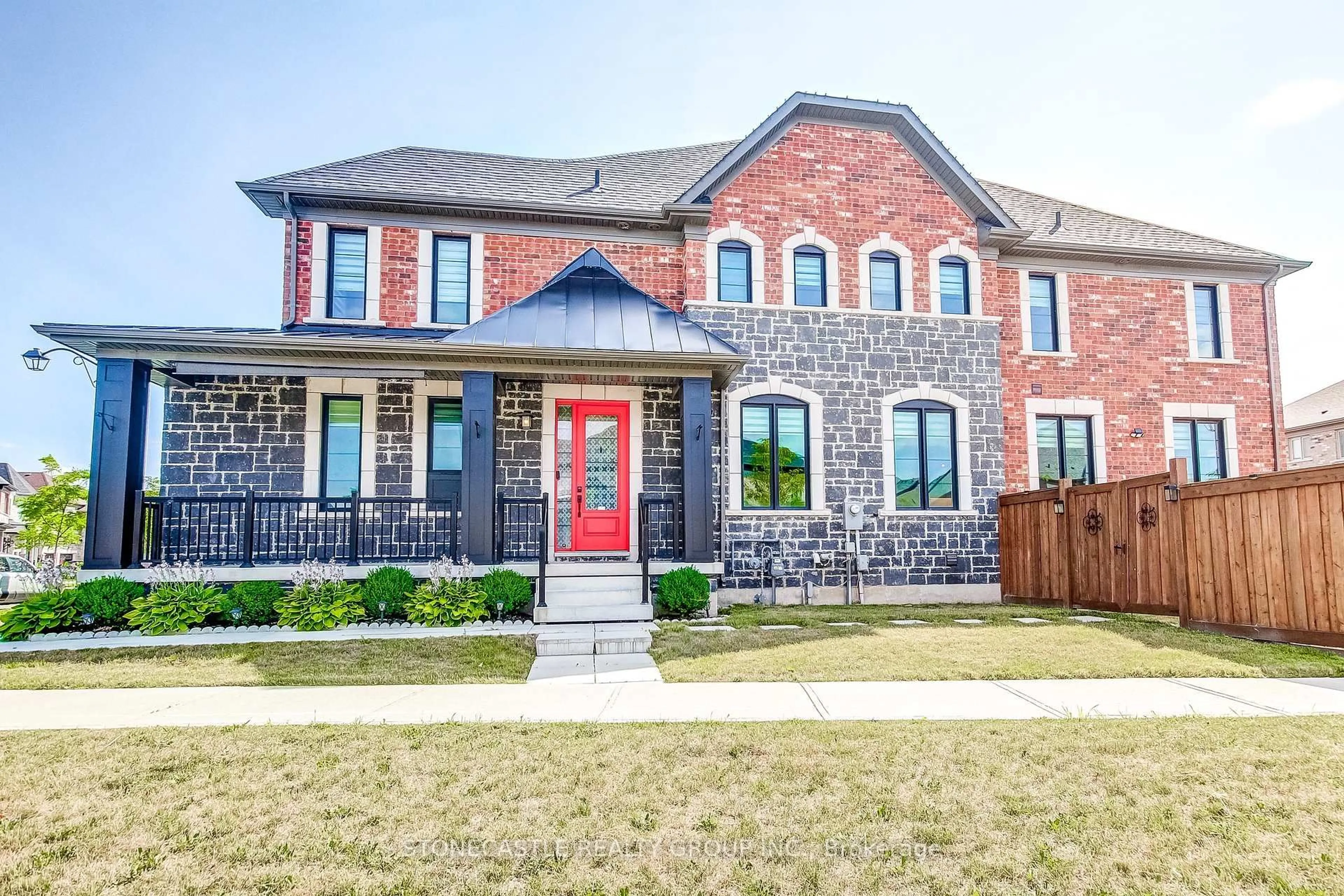 Home with brick exterior material, street for 526 Beam Crt, Milton Ontario L9E 1L3