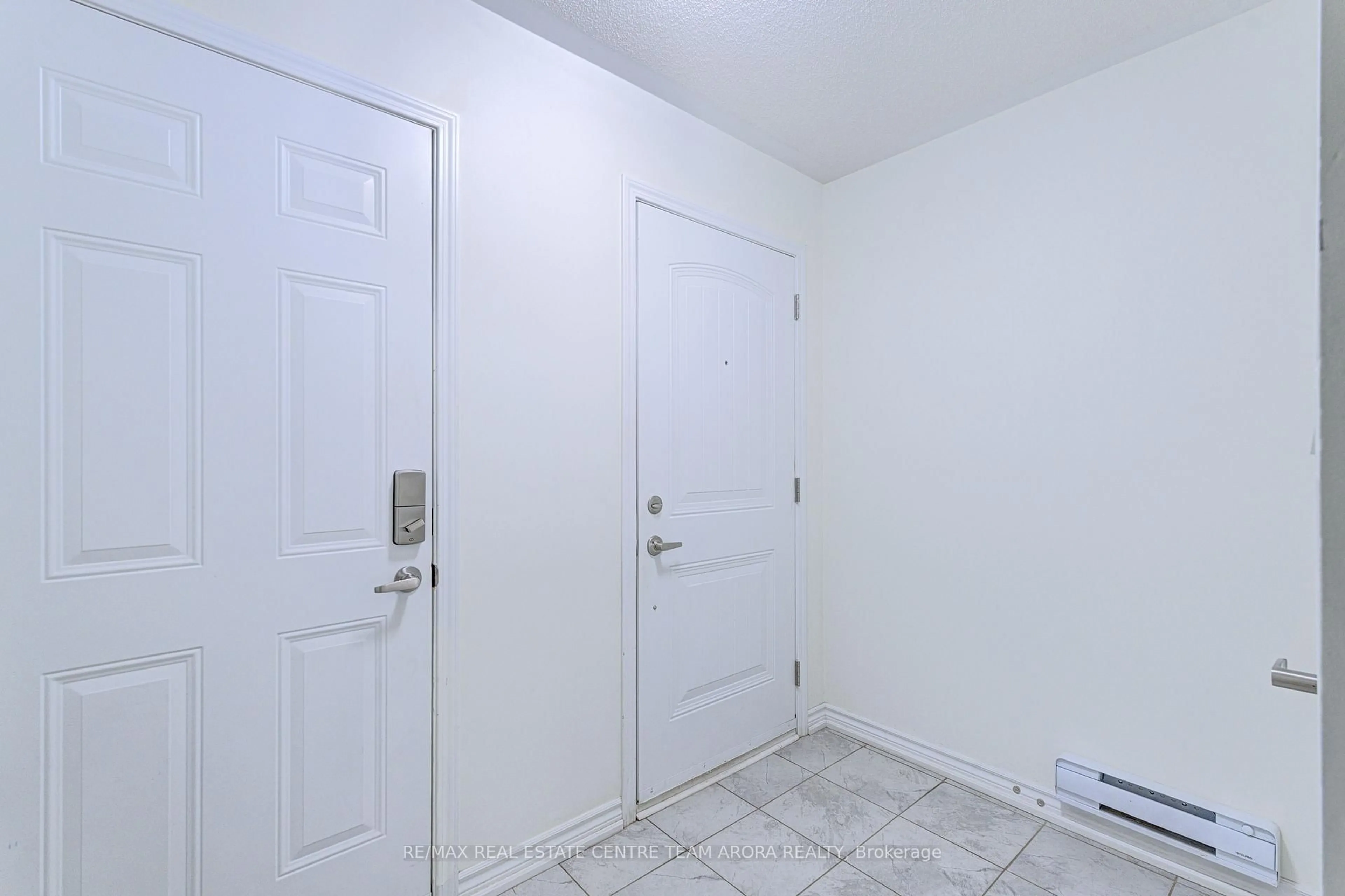Unknown for 990 Balsam Crt, Milton Ontario L9E 1R5