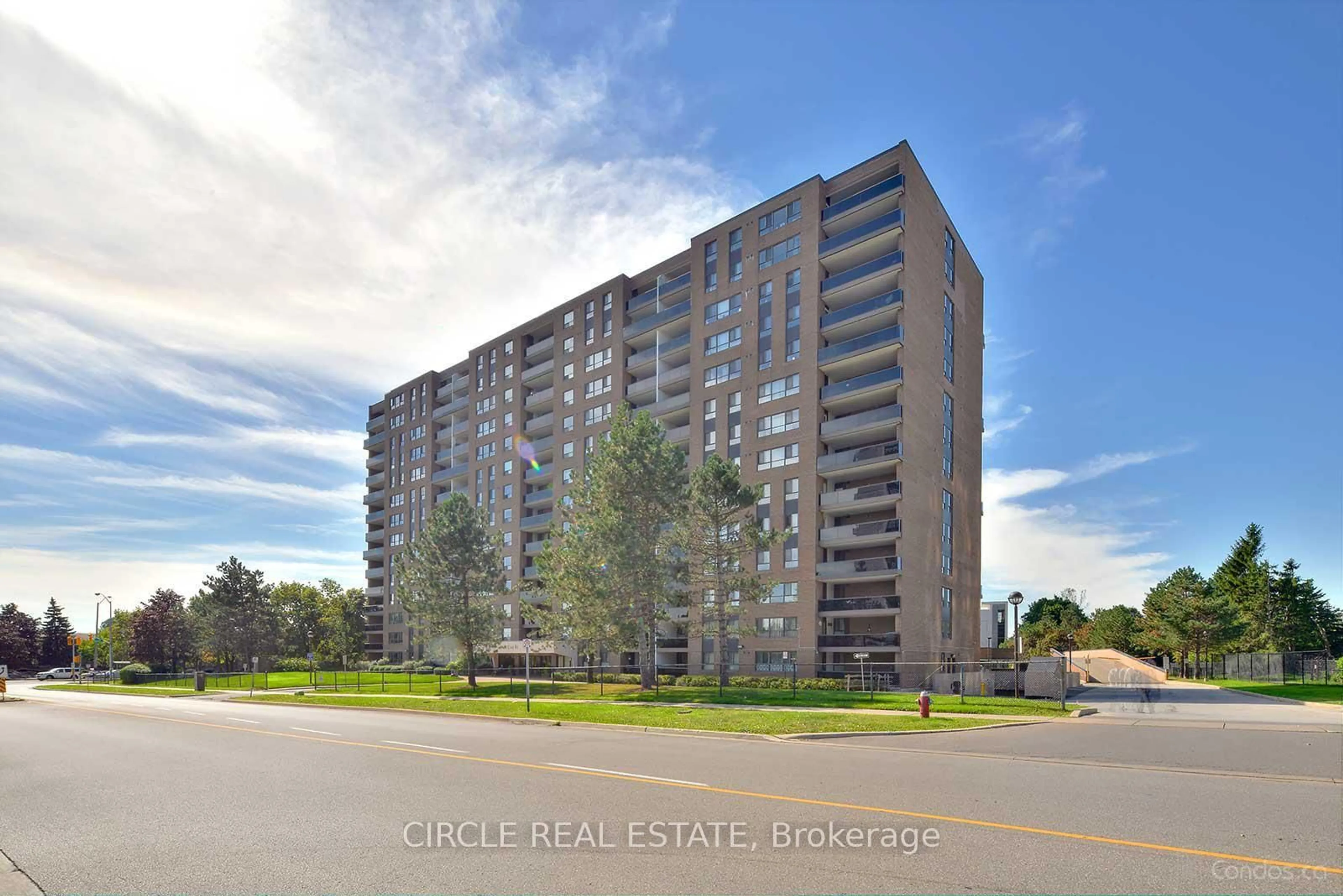 A pic from outside/outdoor area/front of a property/back of a property/a pic from drone, street for 4 Lisa St #1204, Brampton Ontario L6T 4B6