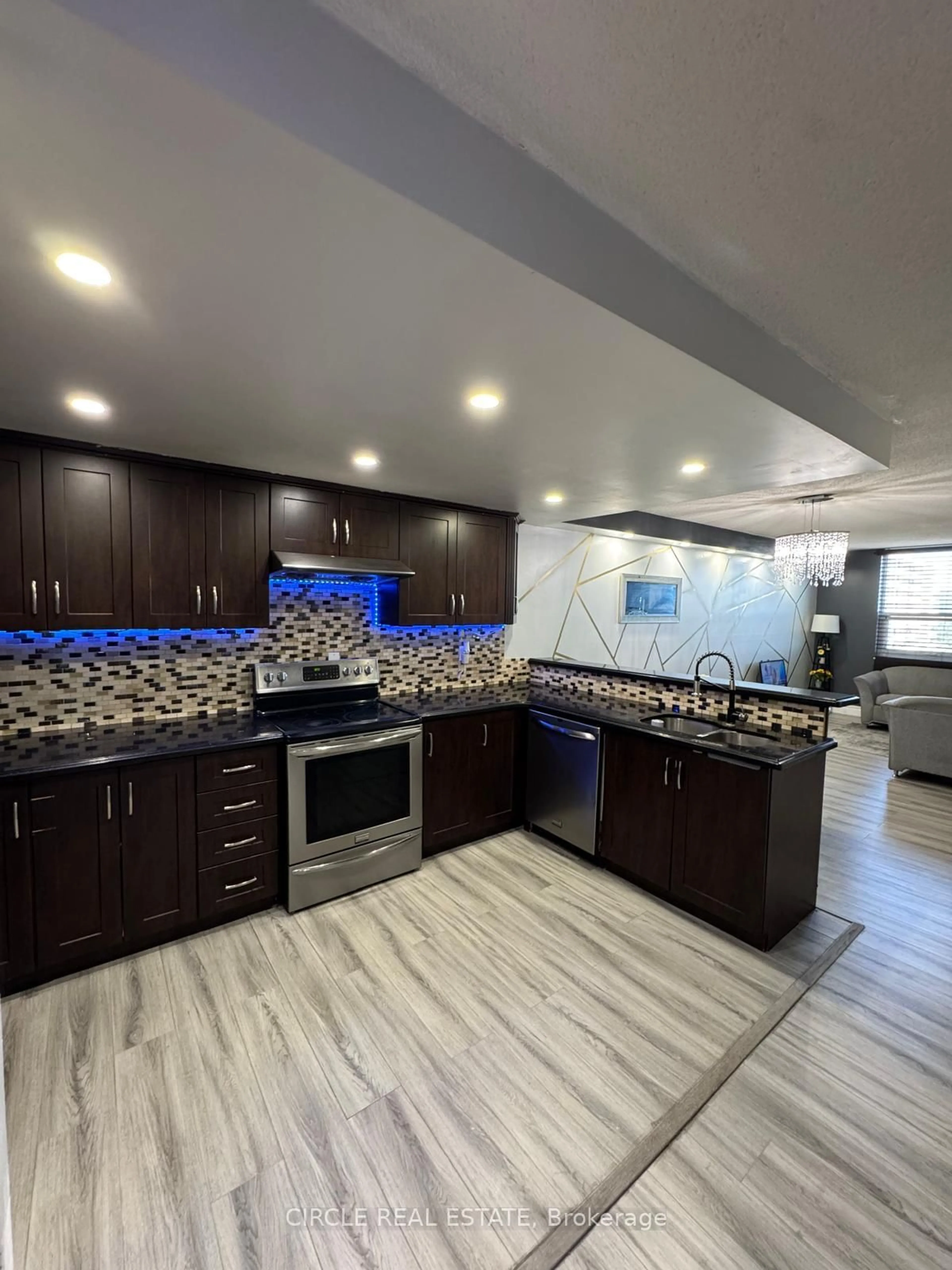Open concept kitchen, ceramic/tile floor for 4 Lisa St #1204, Brampton Ontario L6T 4B6