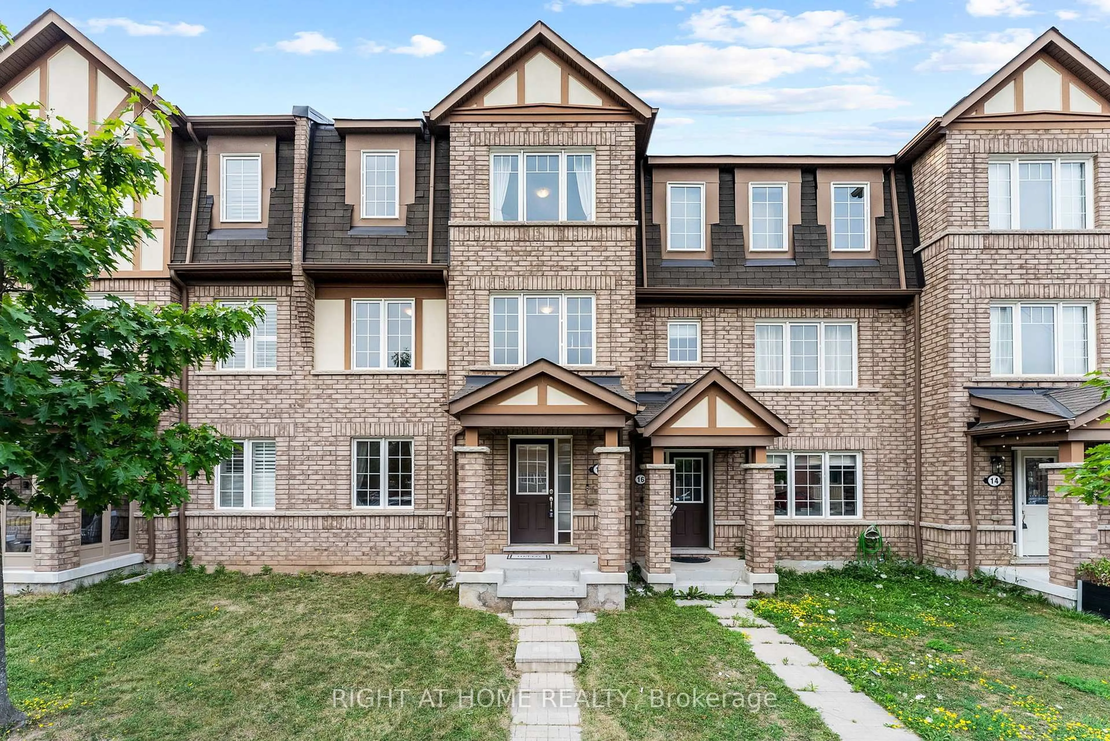 Home with brick exterior material, street for 18 Allium Rd, Brampton Ontario L7A 4H5