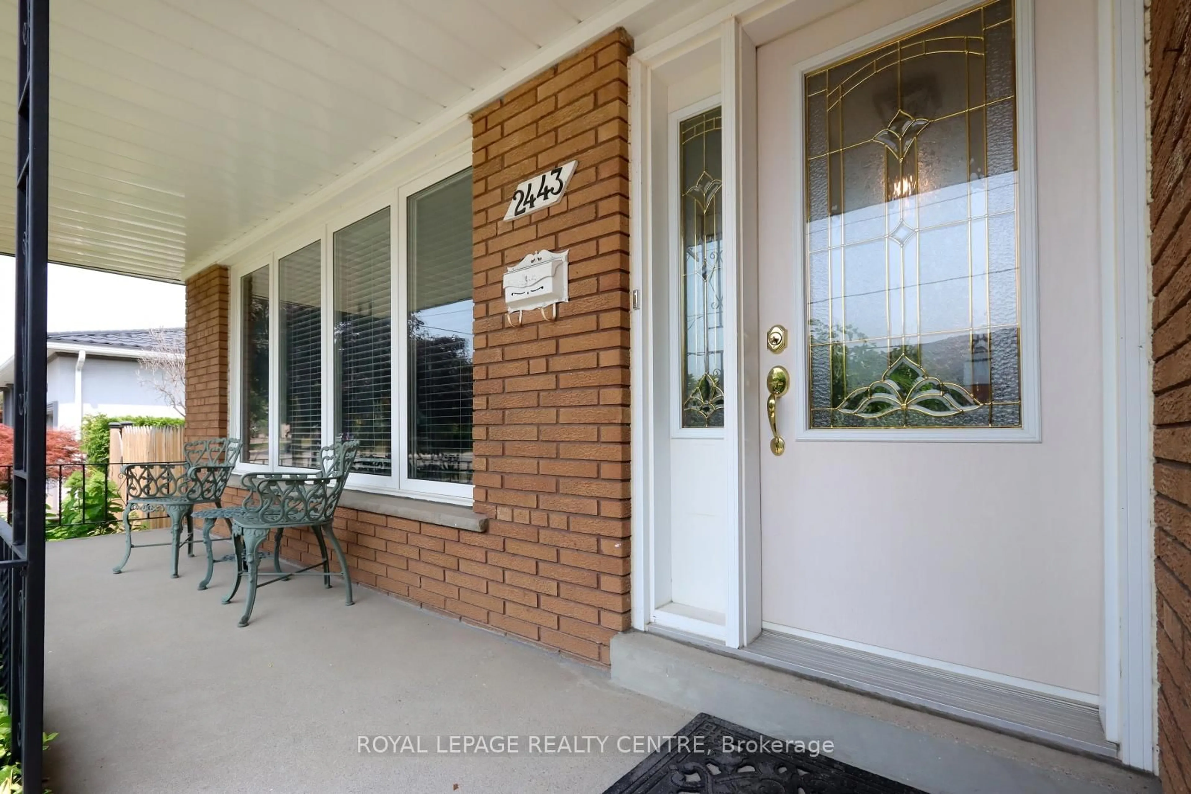 Unknown for 2443 Cliff Rd, Mississauga Ontario L5A 2P1