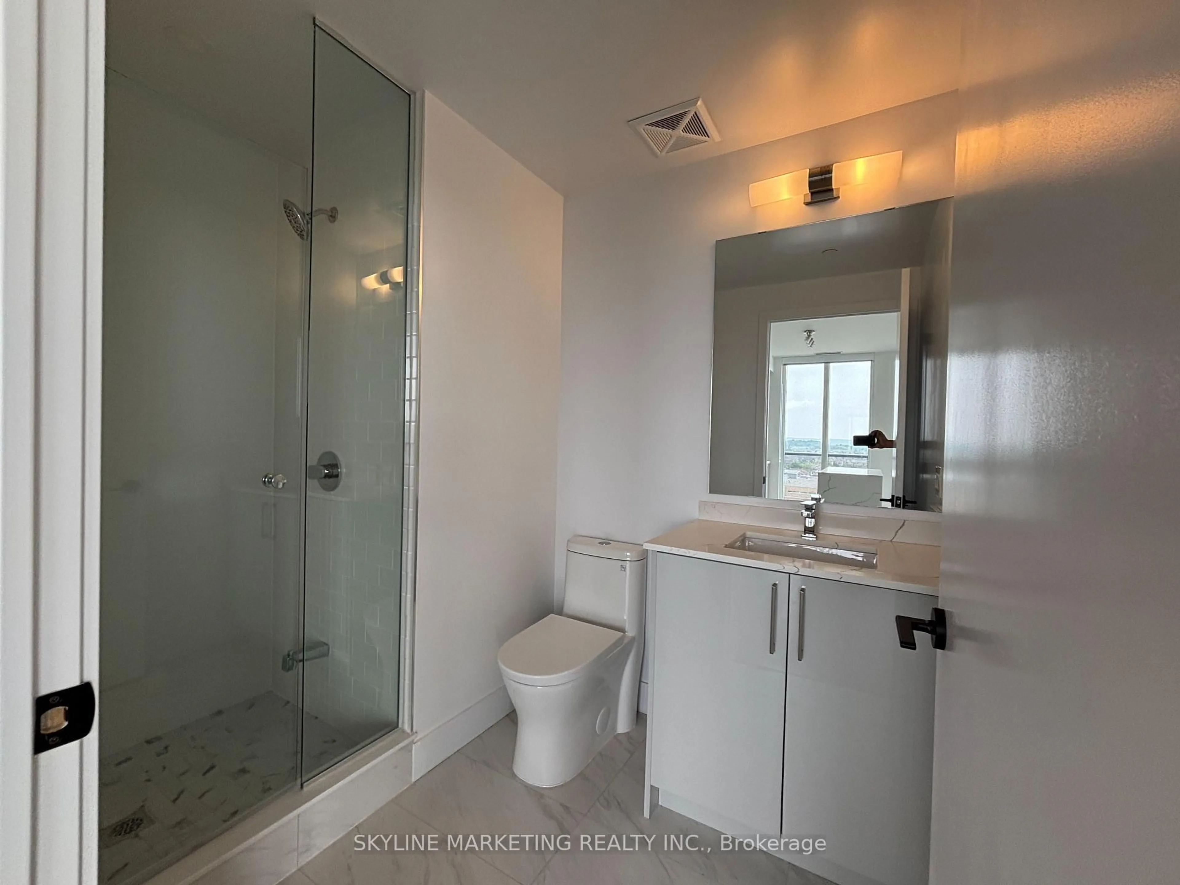 Standard bathroom, ceramic/tile floor for 2450 Old Bronte Rd #631, Oakville Ontario L6M 4J2