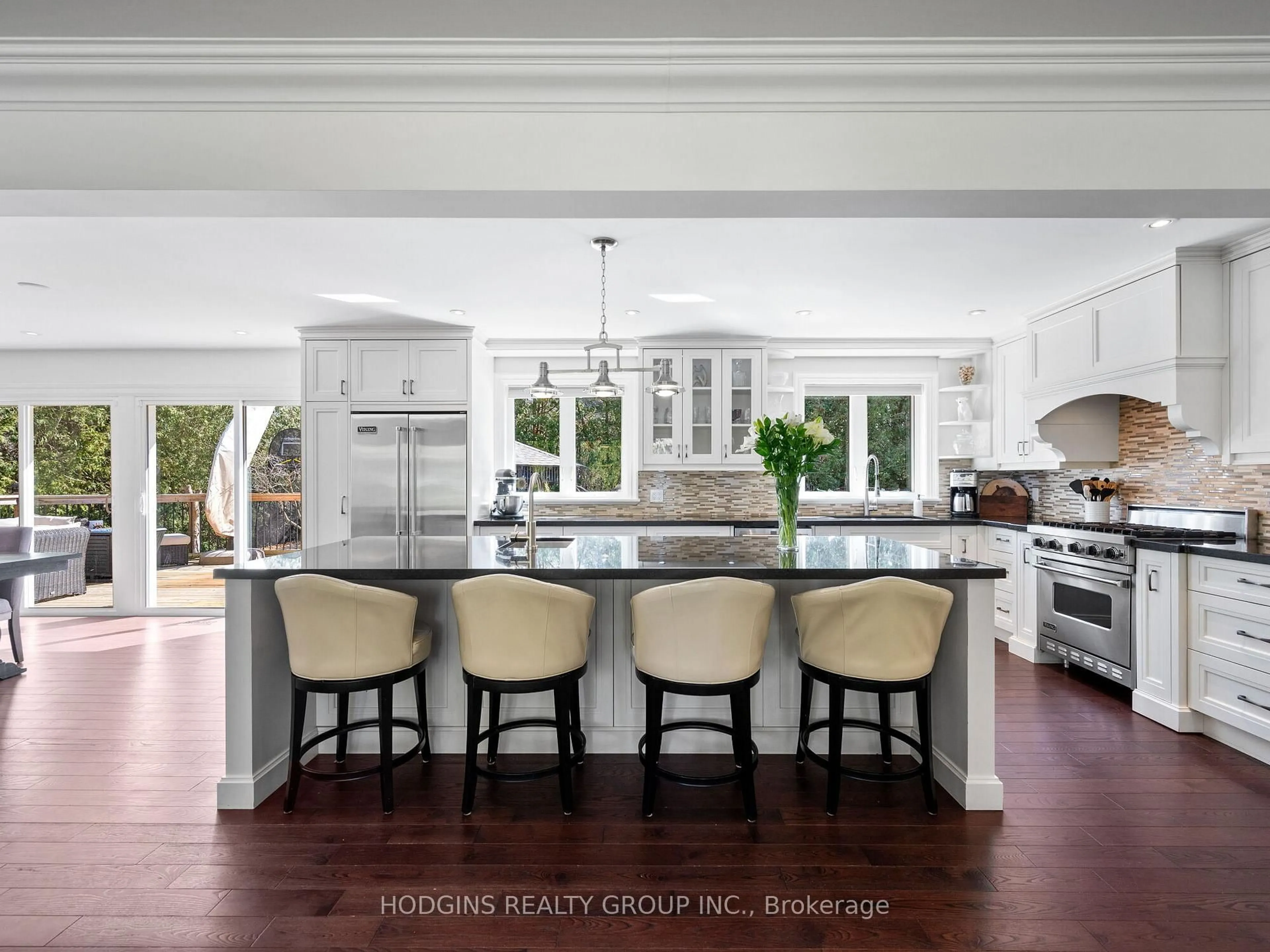 Open concept kitchen, ceramic/tile floor for 1435 Saginaw Cres, Mississauga Ontario L5H 1X4
