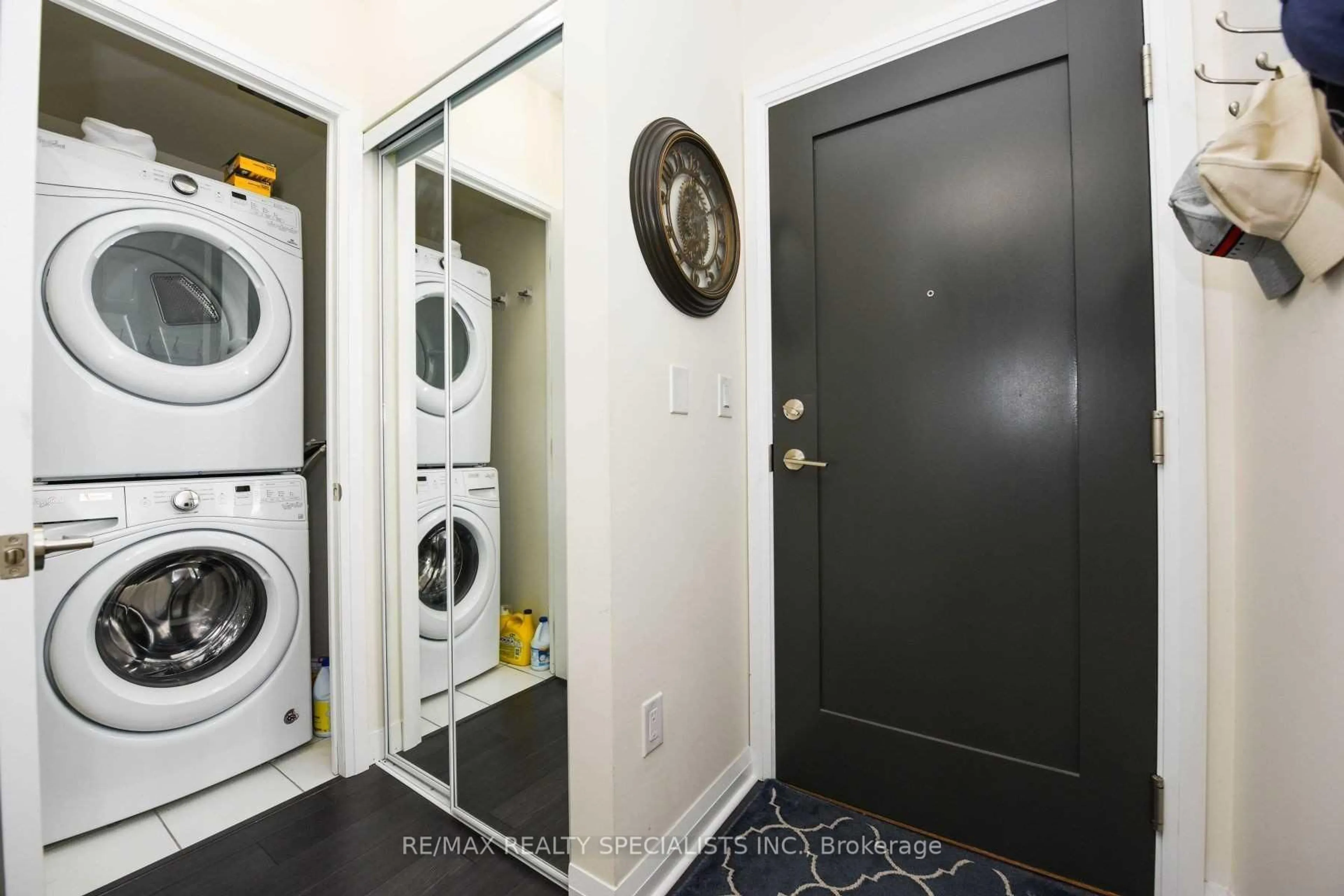 Laundry room for 5033 Four Springs Ave #1418, Mississauga Ontario L5R 0E4