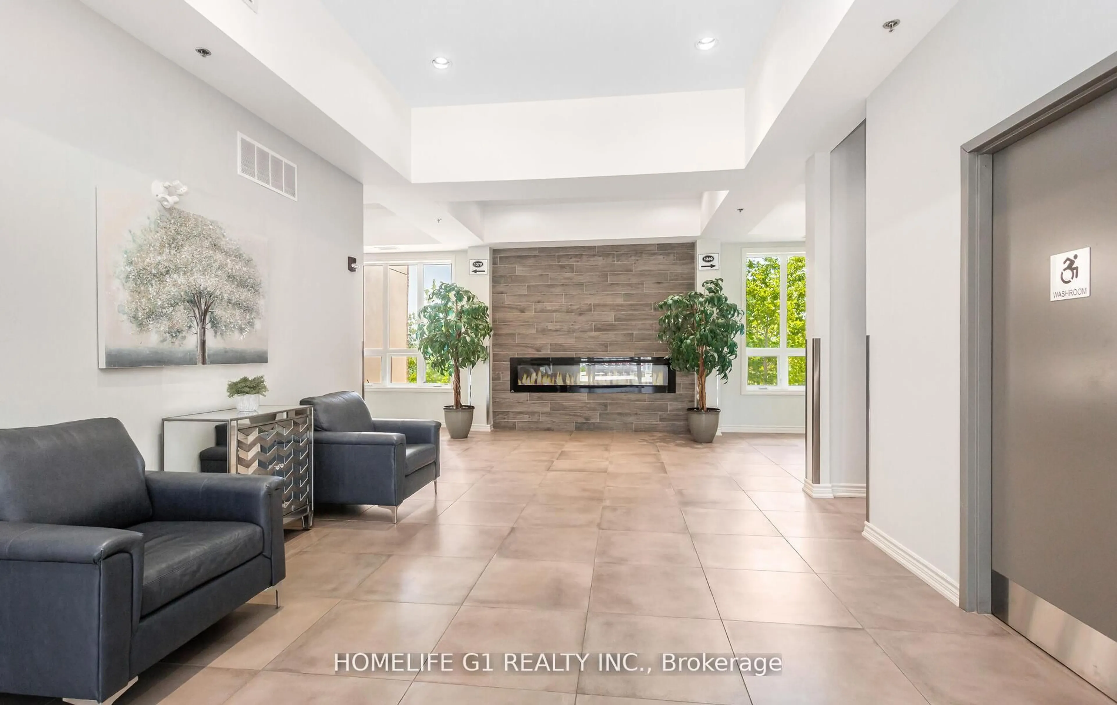 Indoor foyer for 1370 Costigan Rd #403, Milton Ontario L9T 8X7