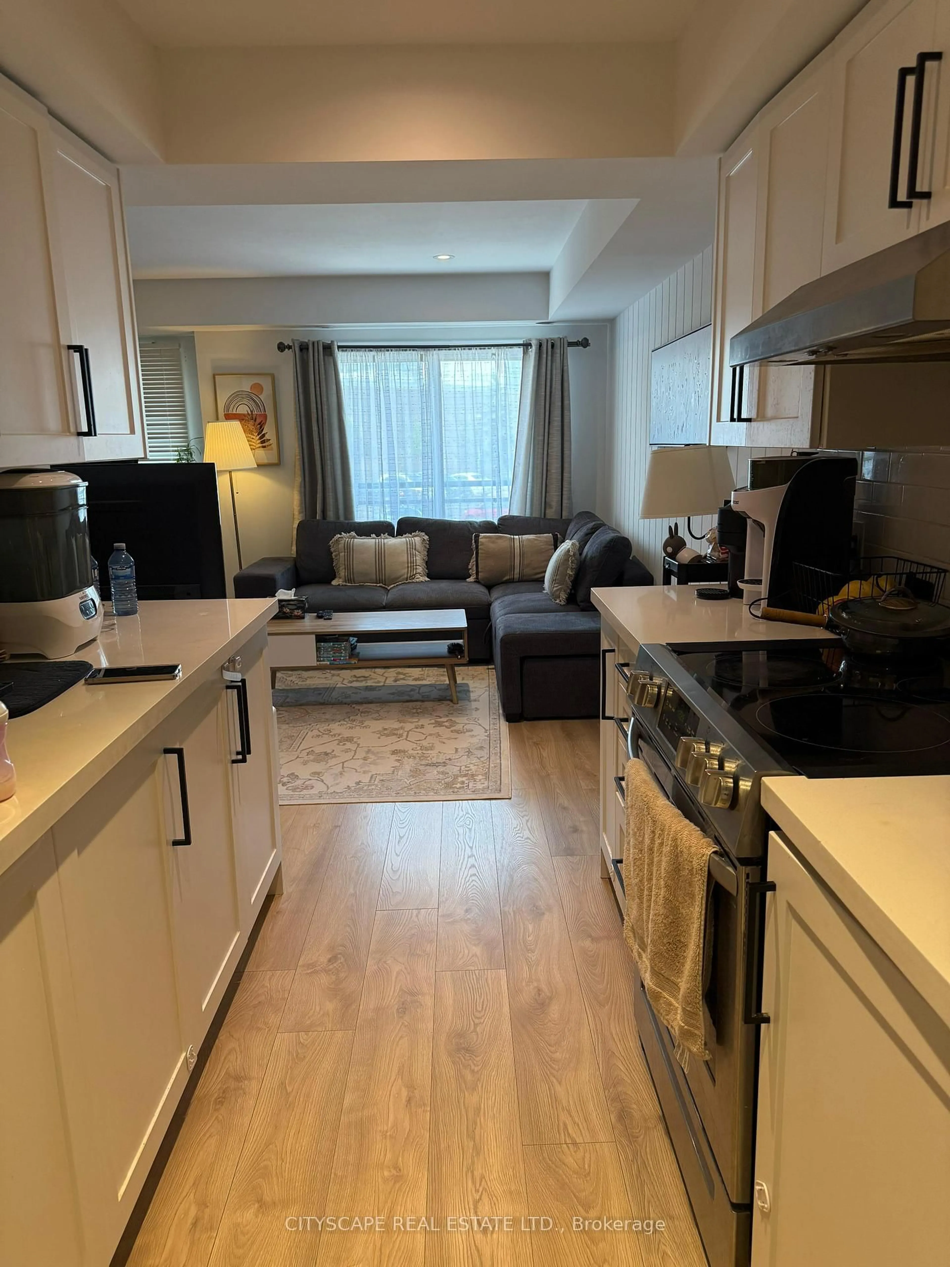 Open concept kitchen, unknown for 4620 Guildwood Way #10, Mississauga Ontario L5R 4H5