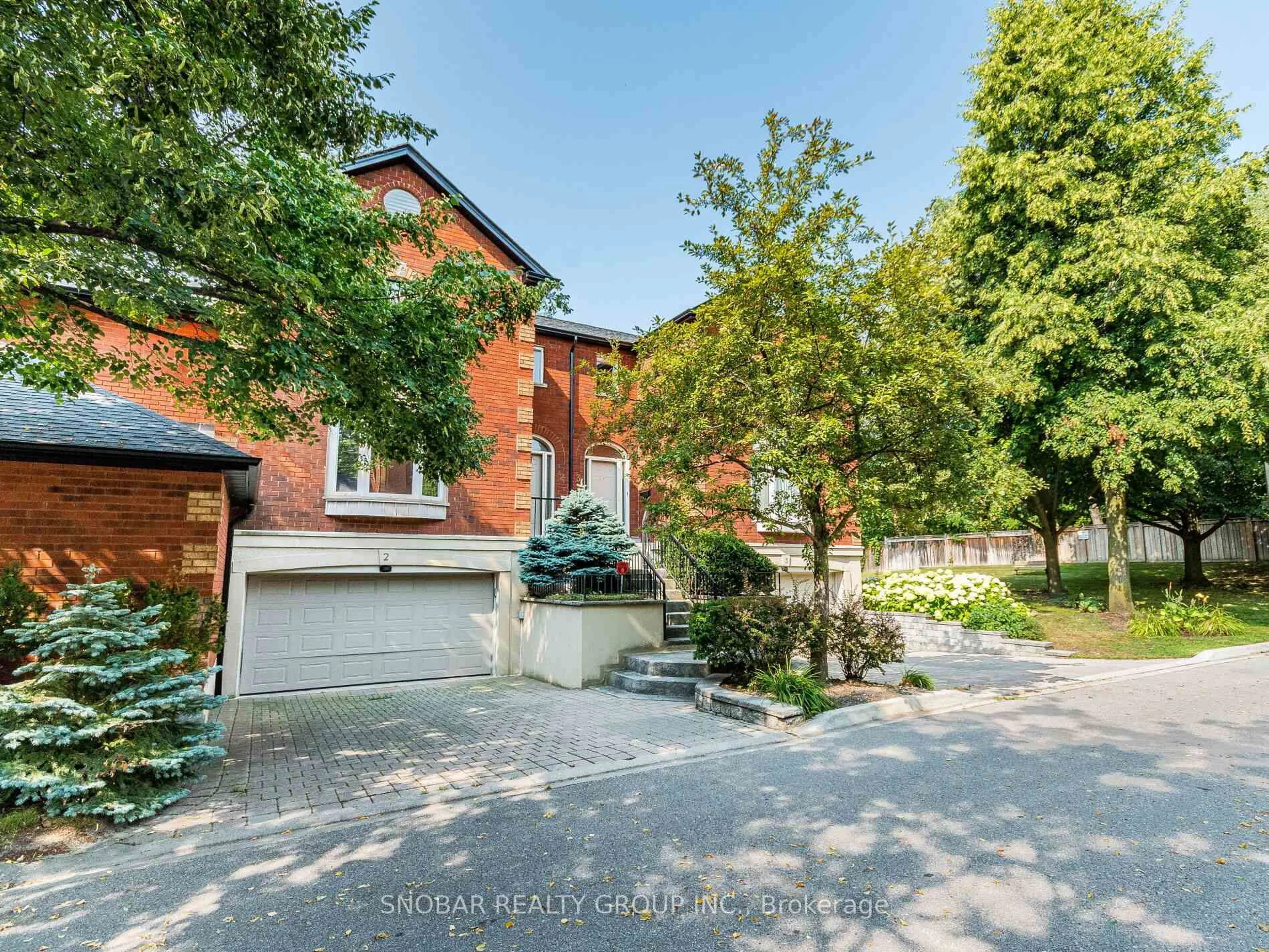 A pic from outside/outdoor area/front of a property/back of a property/a pic from drone, street for 1100 Queen St #2, Mississauga Ontario L5H 4J4