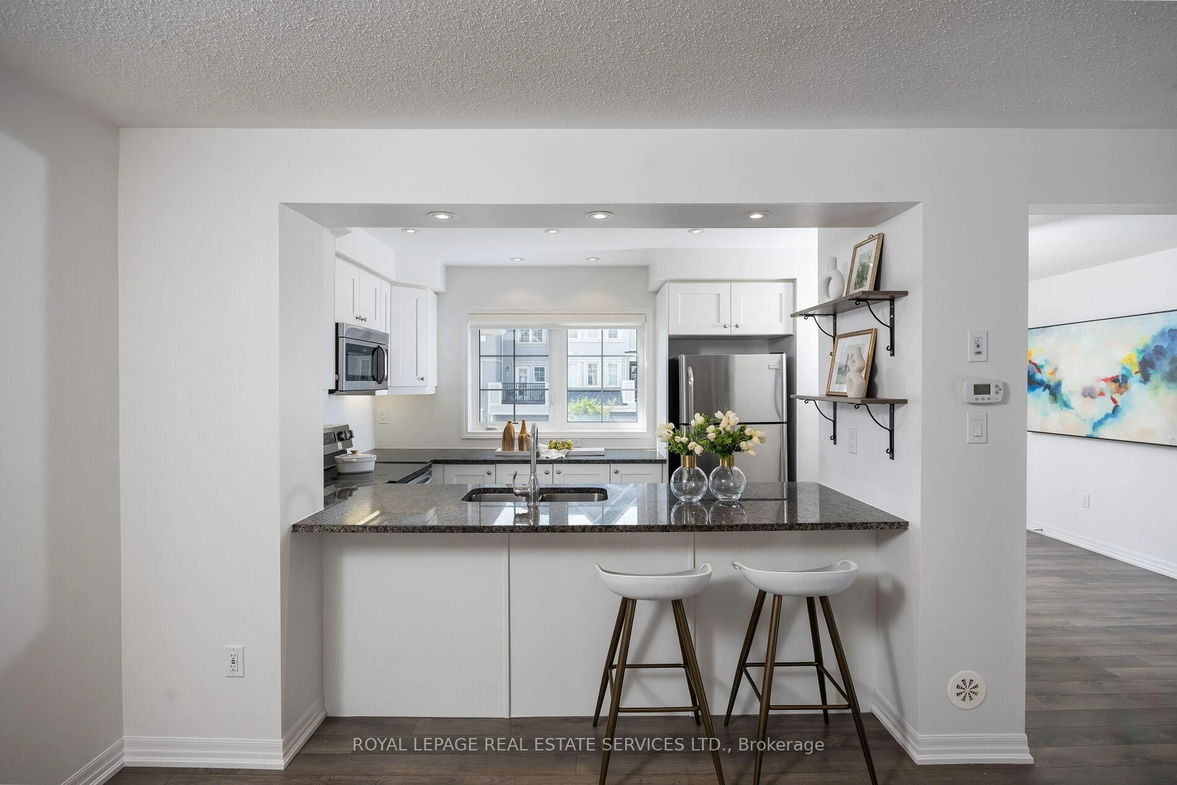 Open concept kitchen, ceramic/tile floor for 242 Betsy Dr, Oakville Ontario L6M 0V3