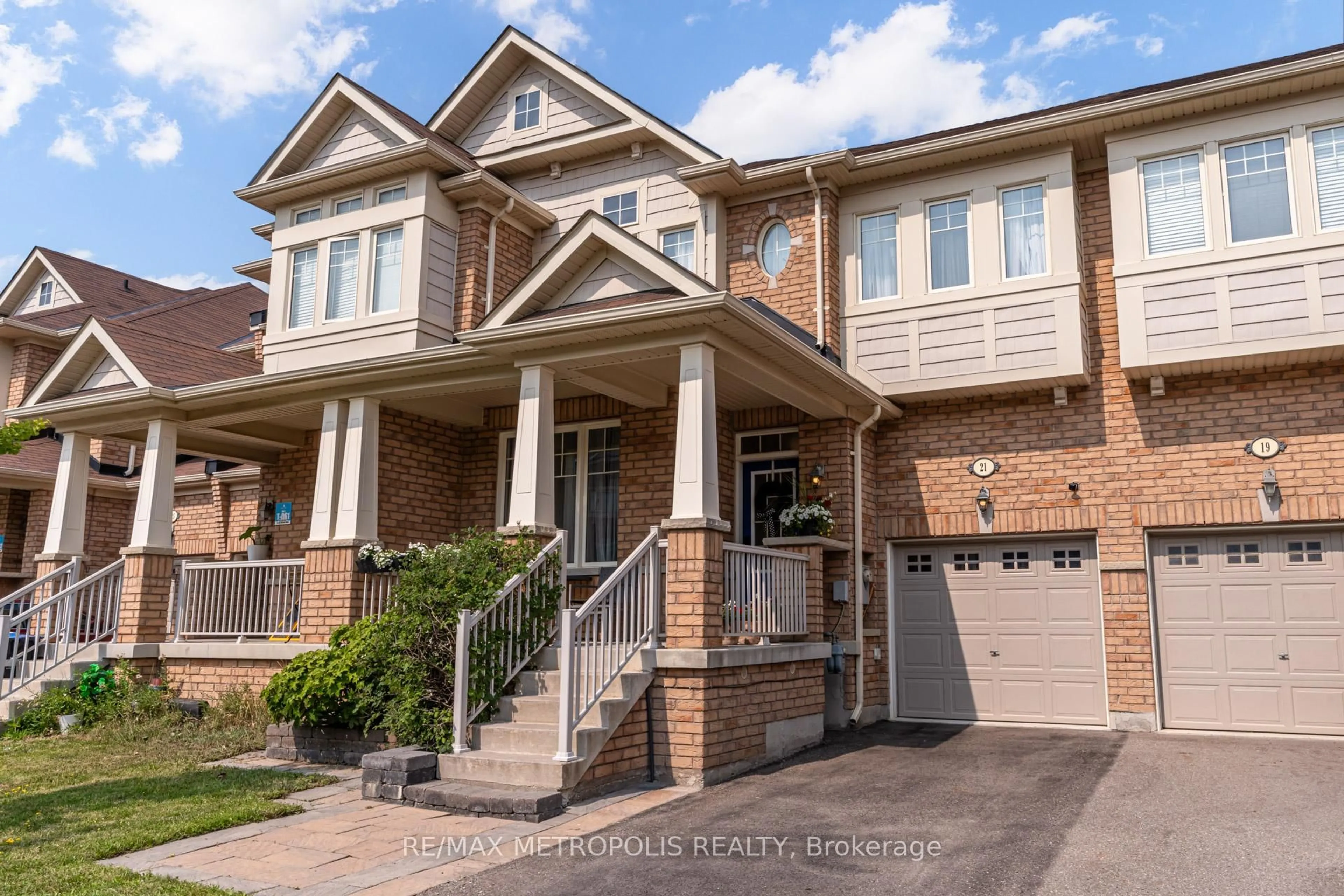 Home with brick exterior material, street for 21 Sky Harbour Dr, Brampton Ontario L6Y 0V6