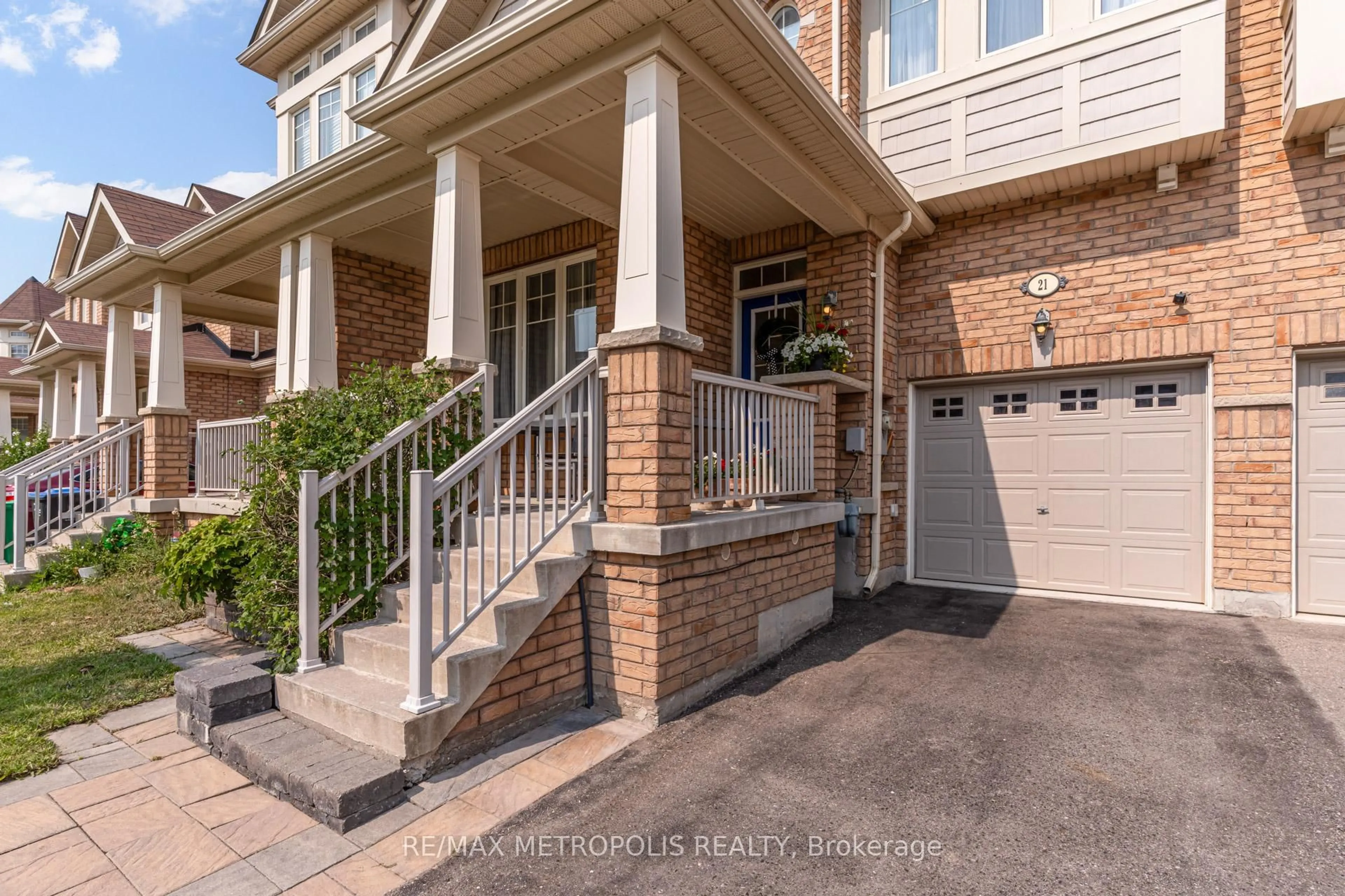 Home with brick exterior material, street for 21 Sky Harbour Dr, Brampton Ontario L6Y 0V6
