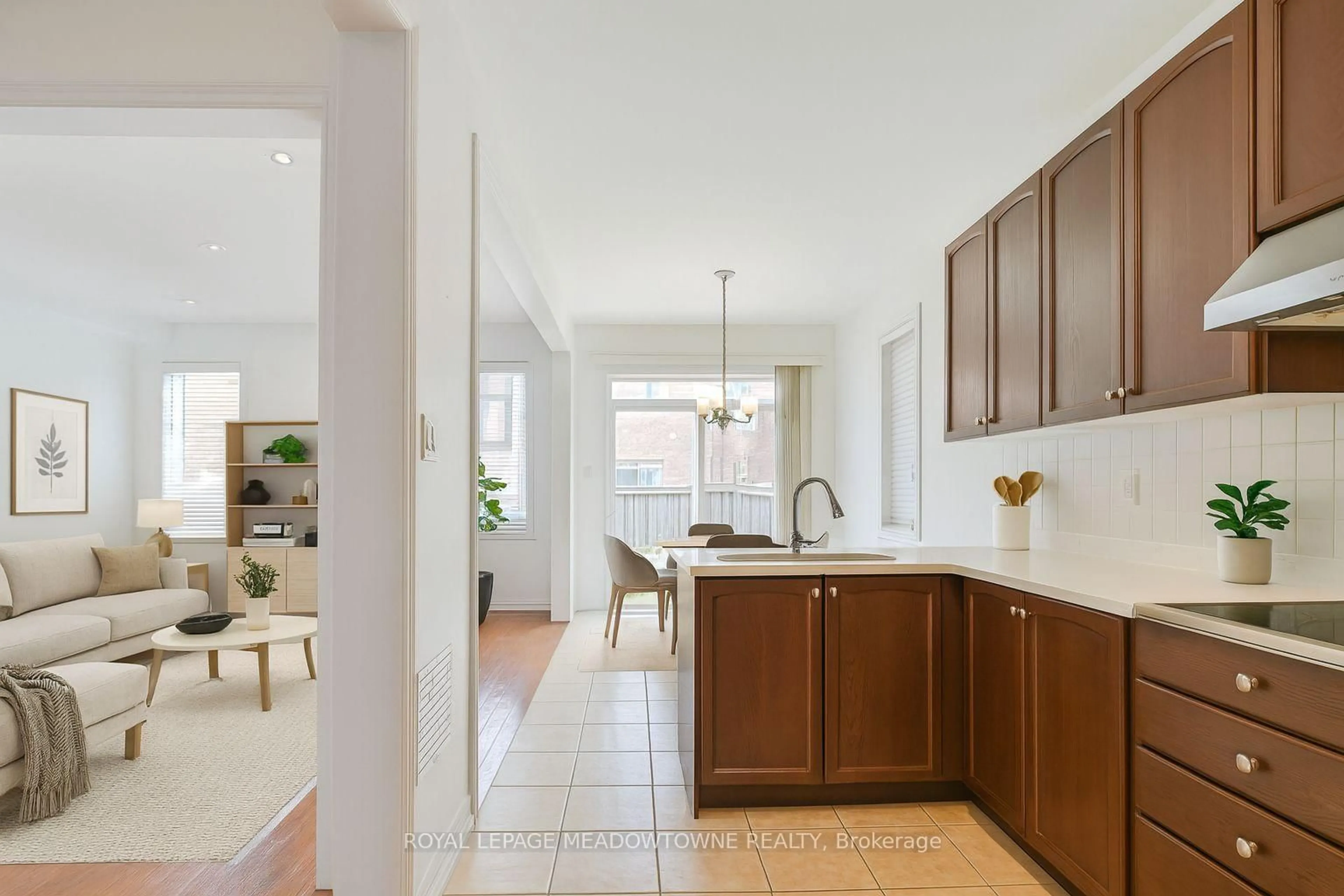 Open concept kitchen, ceramic/tile floor for 330 Giddings Cres, Milton Ontario L9T 7A4