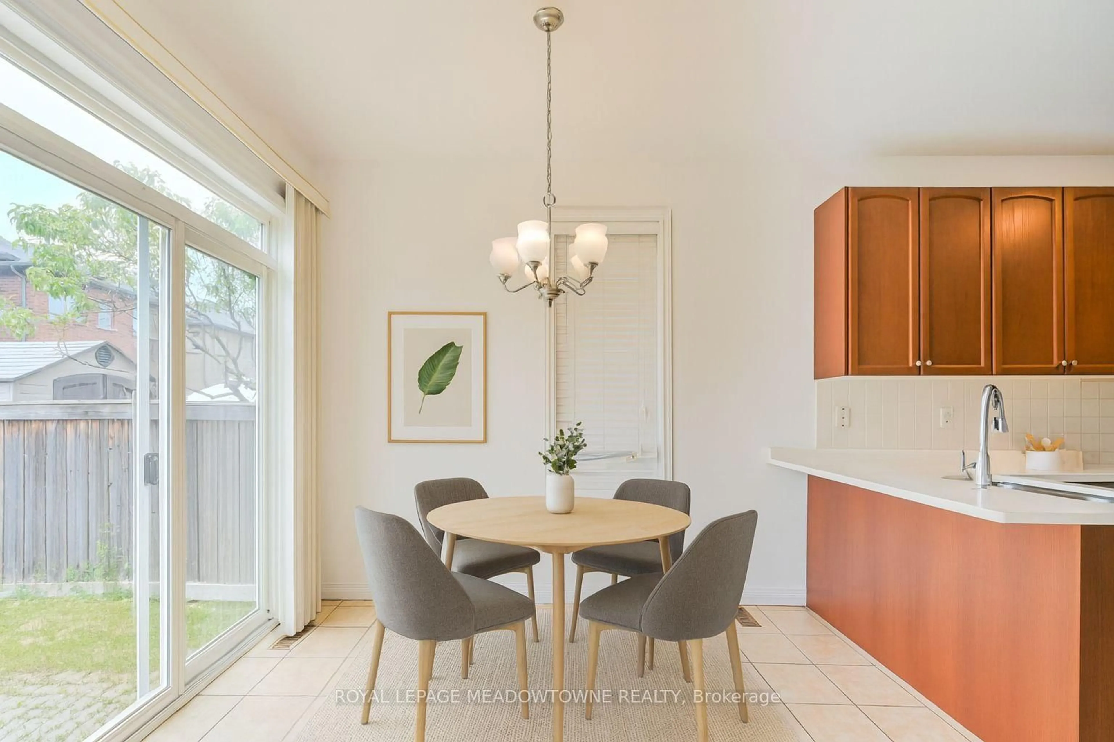 Dining room, unknown for 330 Giddings Cres, Milton Ontario L9T 7A4