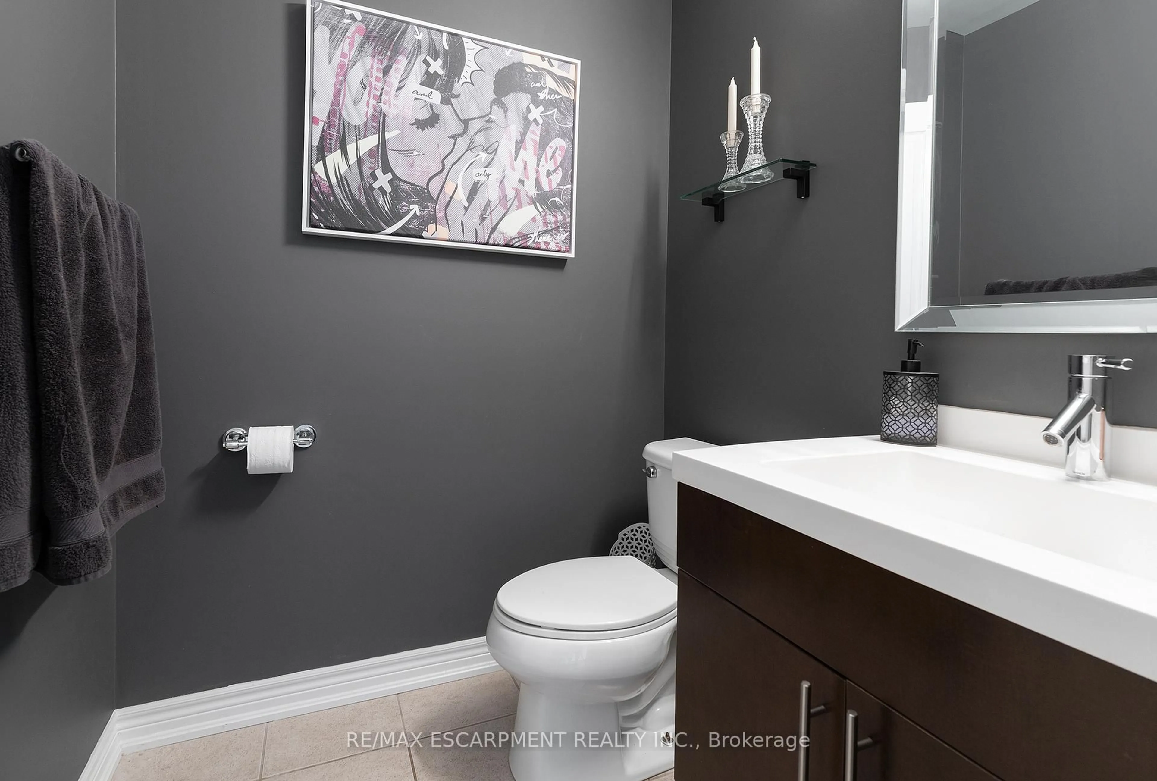 Contemporary bathroom, ceramic/tile floor for 1401 Plains Rd #26, Burlington Ontario L7R 3P8