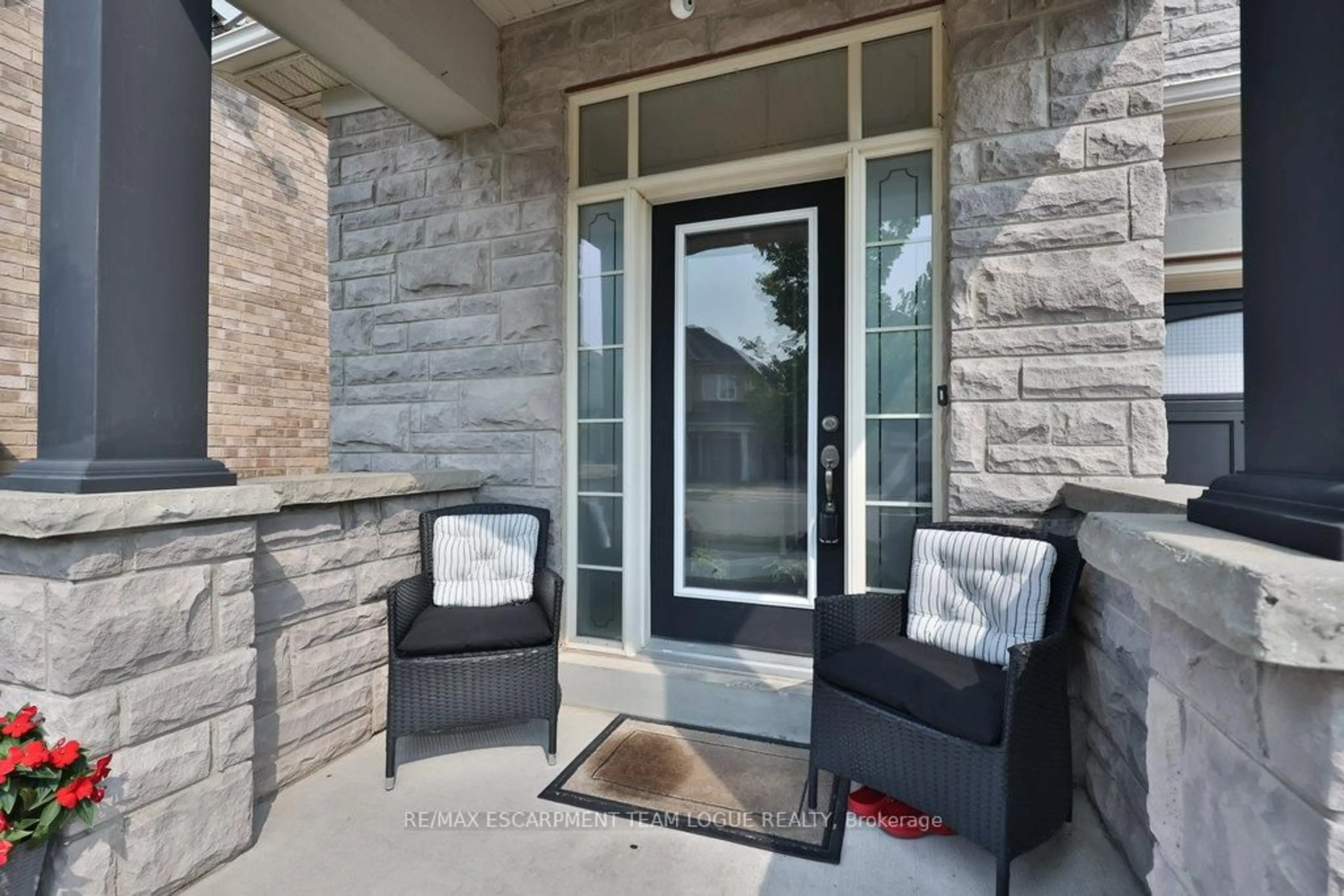 Patio, street for 4272 VIVALDI Rd, Burlington Ontario L7M 0N5