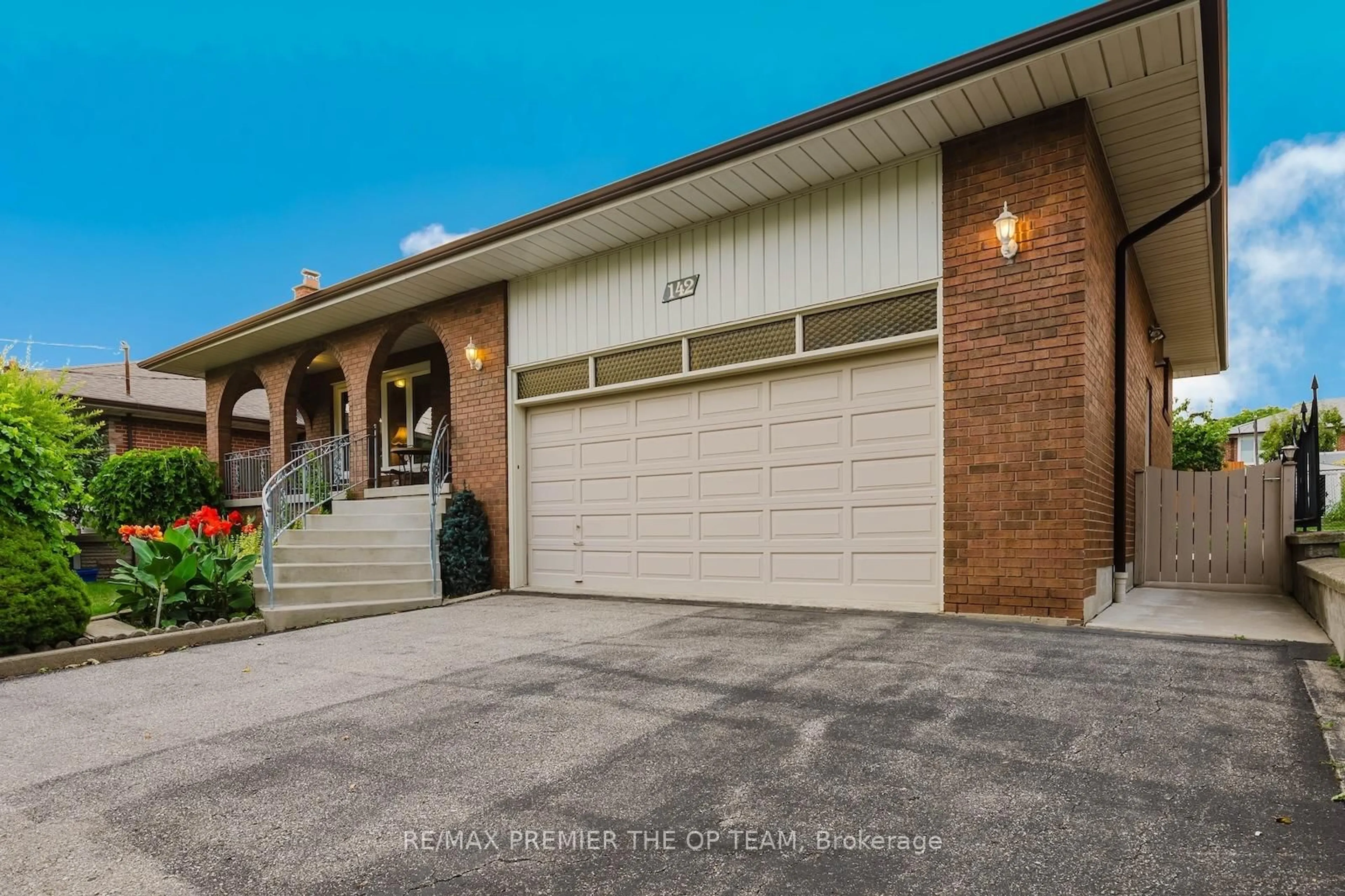 Unknown for 142 Gracefield Ave, Toronto Ontario M6L 1L1