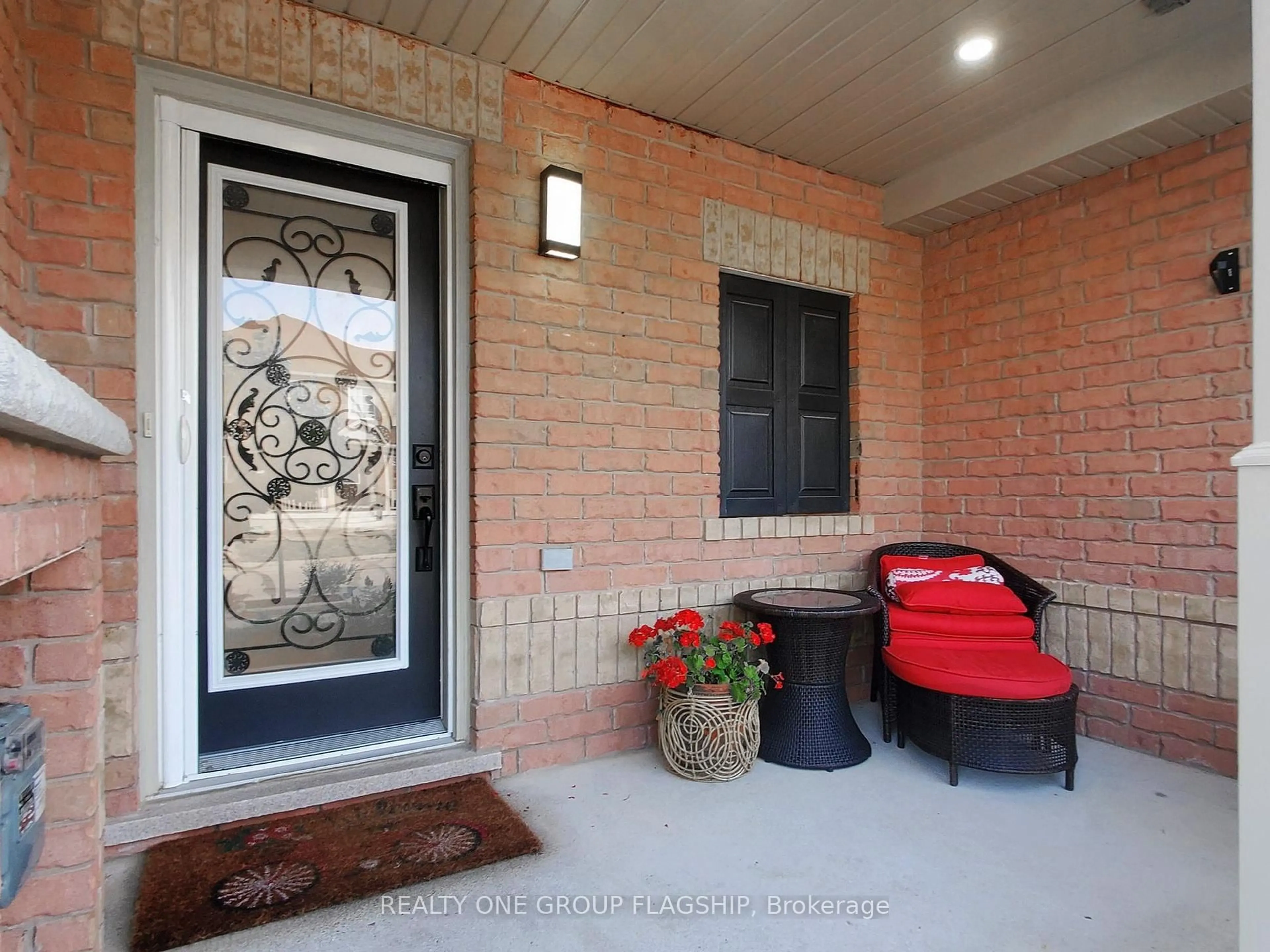Indoor entryway for 589 Cargill Path, Milton Ontario L9T 7R6