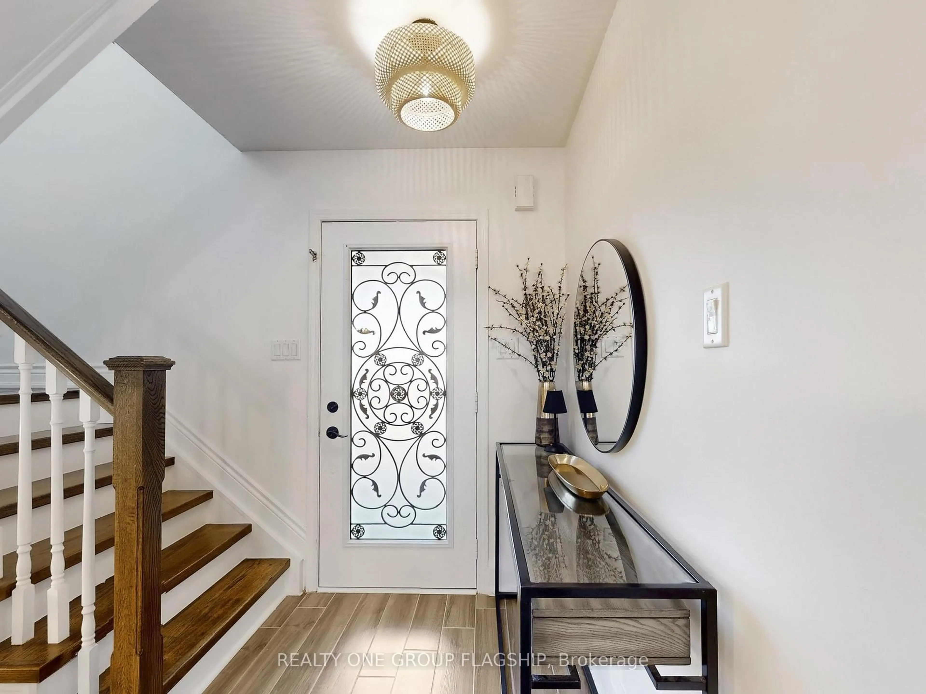 Indoor entryway for 589 Cargill Path, Milton Ontario L9T 7R6