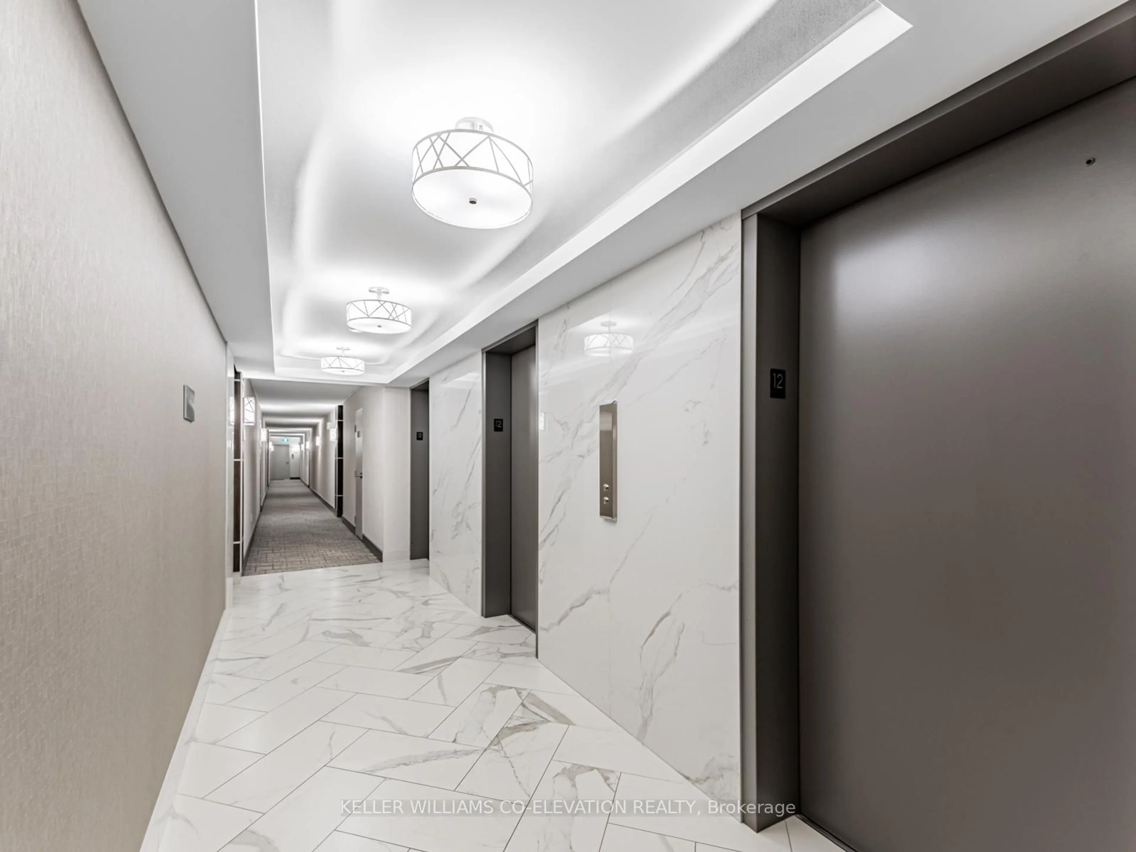 Indoor foyer for 270 Scarlett Rd #2009, Toronto Ontario M6N 4X7