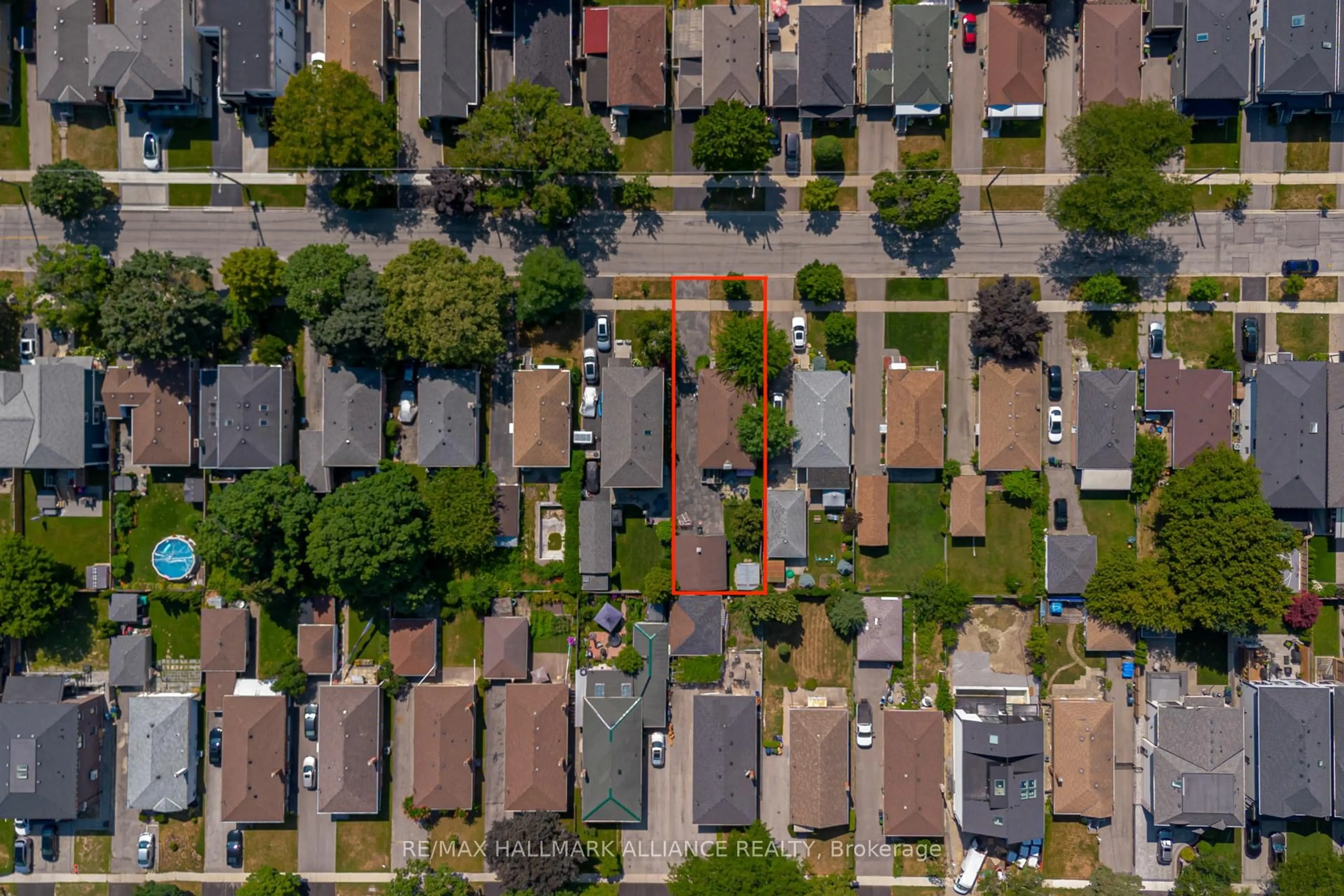 A pic from outside/outdoor area/front of a property/back of a property/a pic from drone, street for 43 Trueman Ave, Toronto Ontario M8Z 5A3