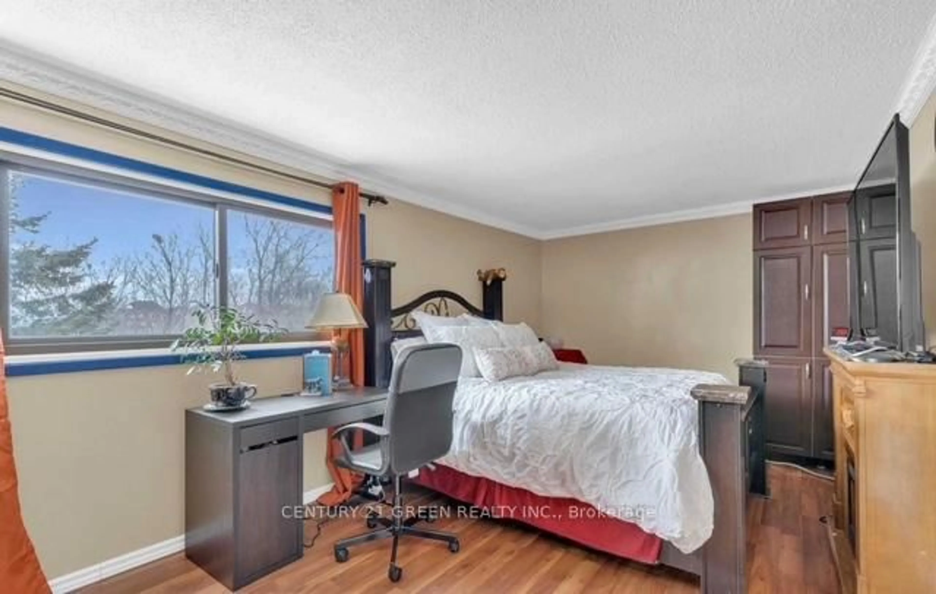 A pic of a room for 7179 Delmonte Cres, Mississauga Ontario L4T 3L4