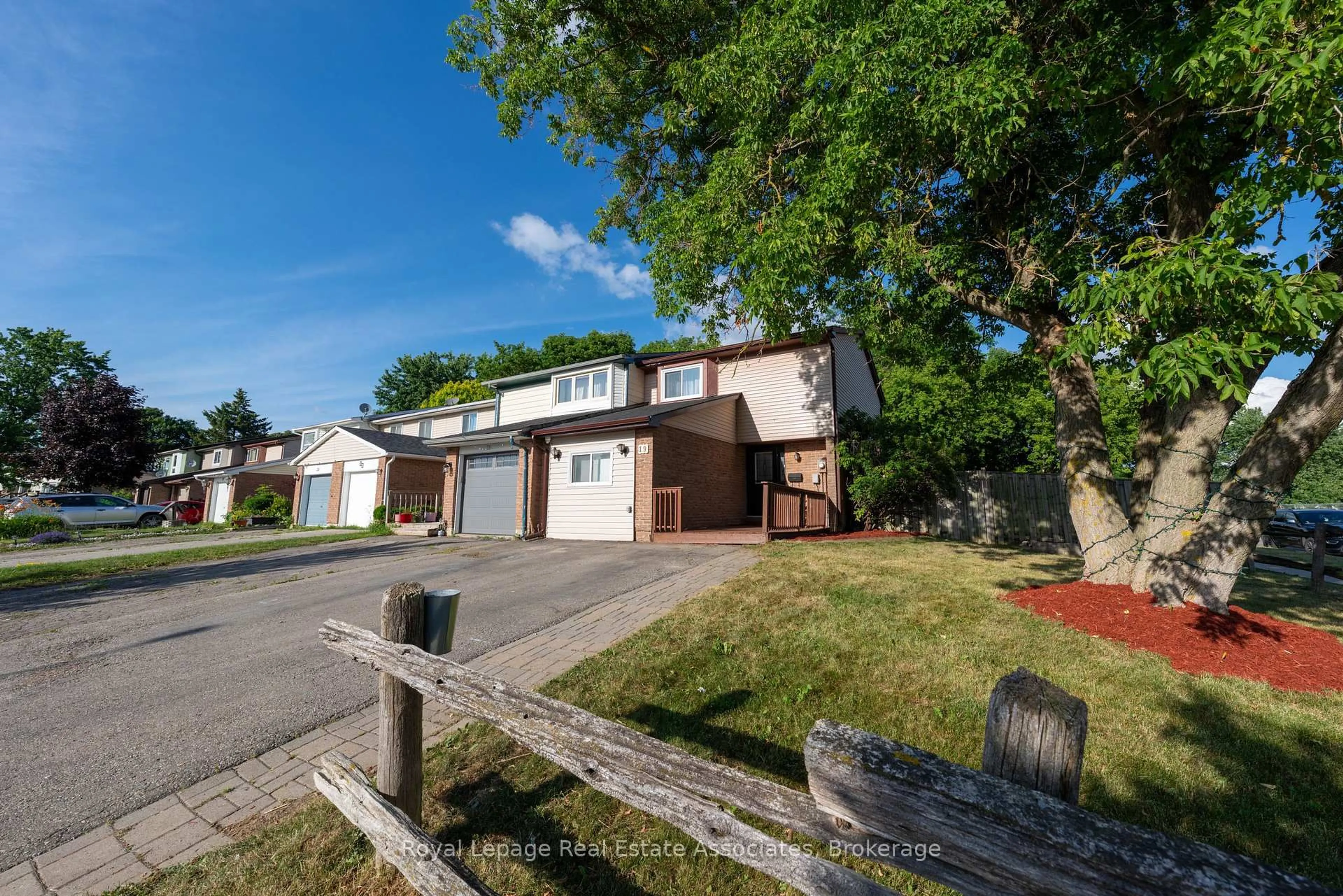 A pic from outside/outdoor area/front of a property/back of a property/a pic from drone, street for 19 Burbank Cres, Orangeville Ontario L9W 3E6