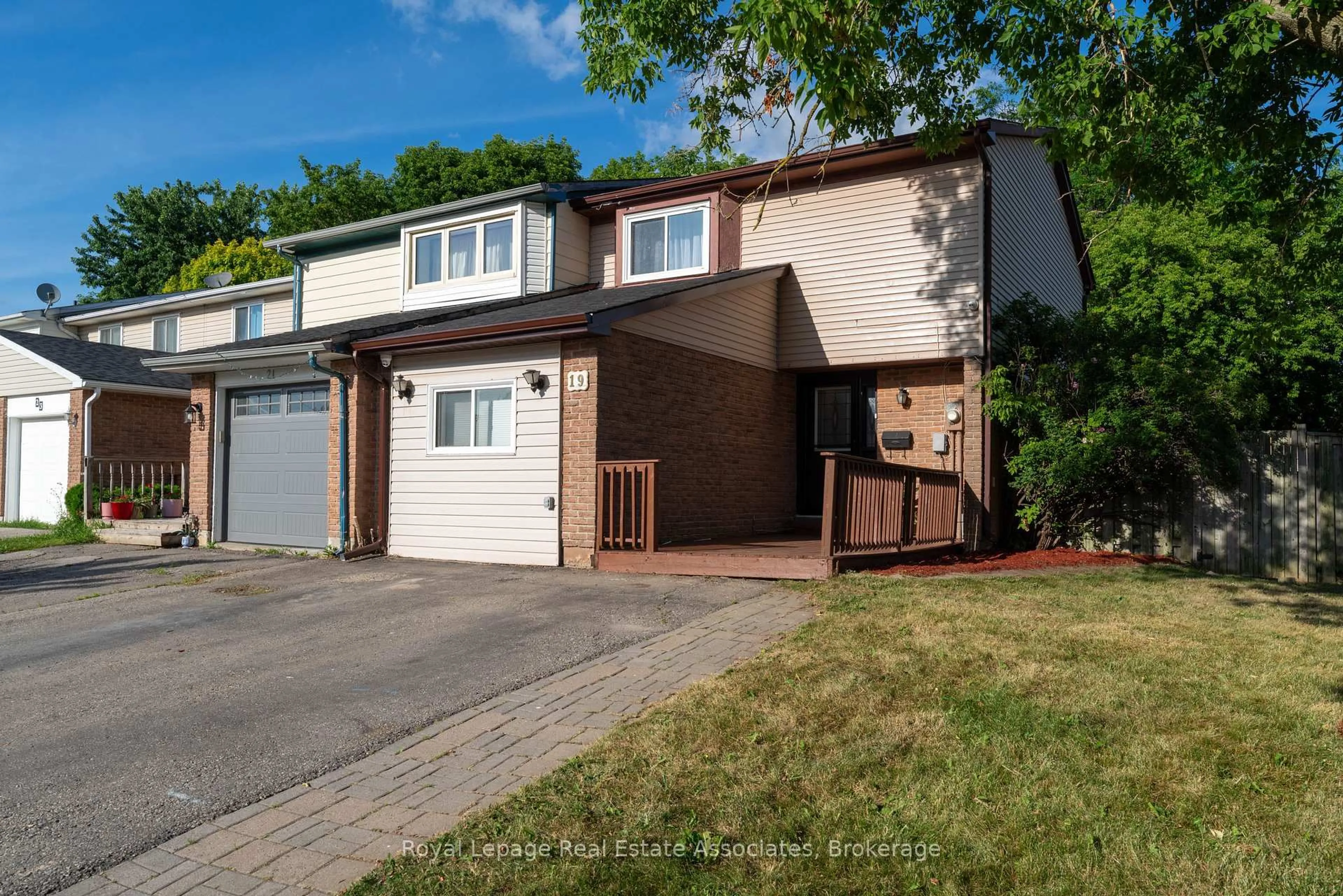 Home with vinyl exterior material, street for 19 Burbank Cres, Orangeville Ontario L9W 3E6