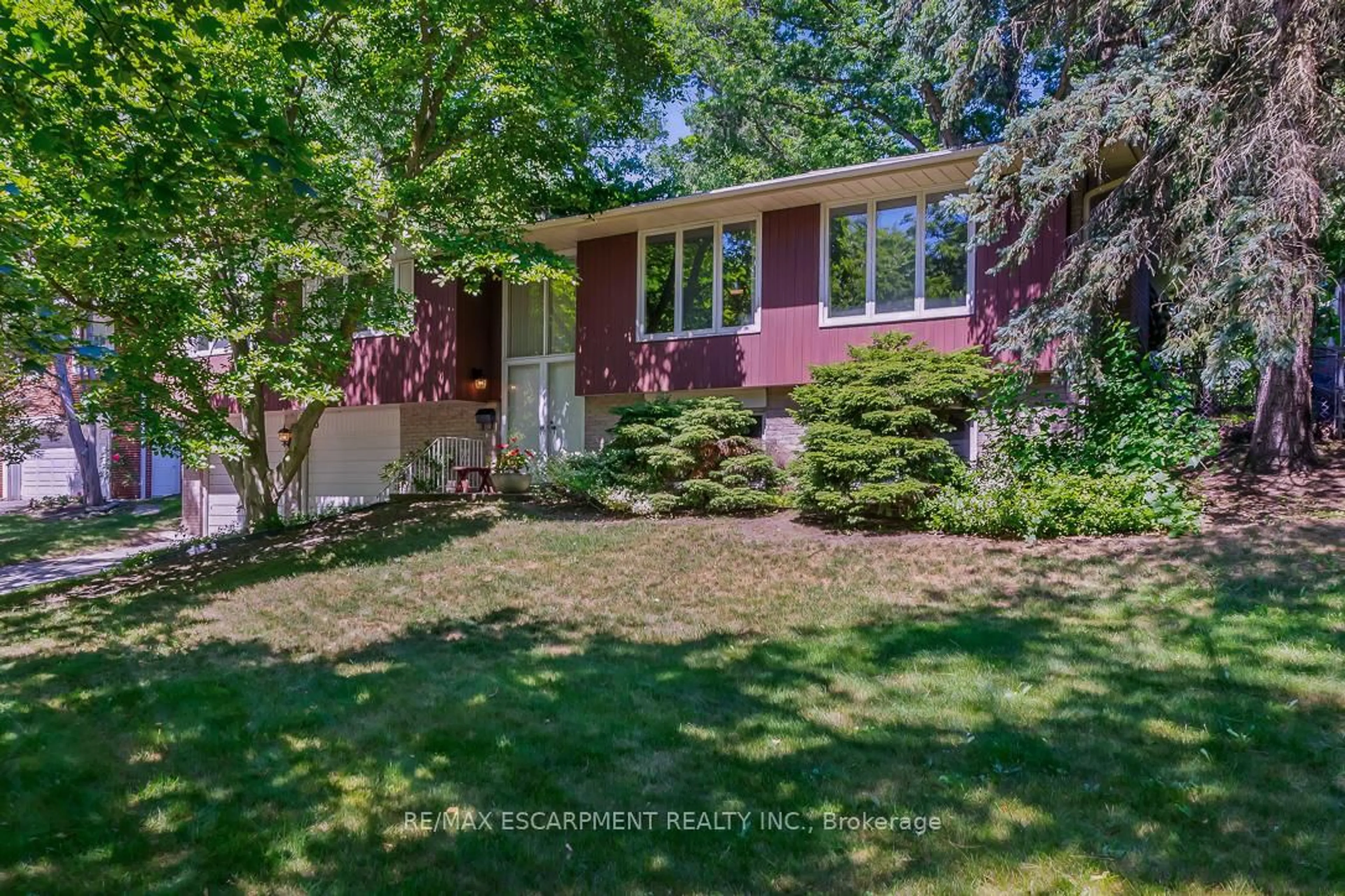 Home with vinyl exterior material, street for 1255 Catchacoma Crt, Mississauga Ontario L5H 2X5