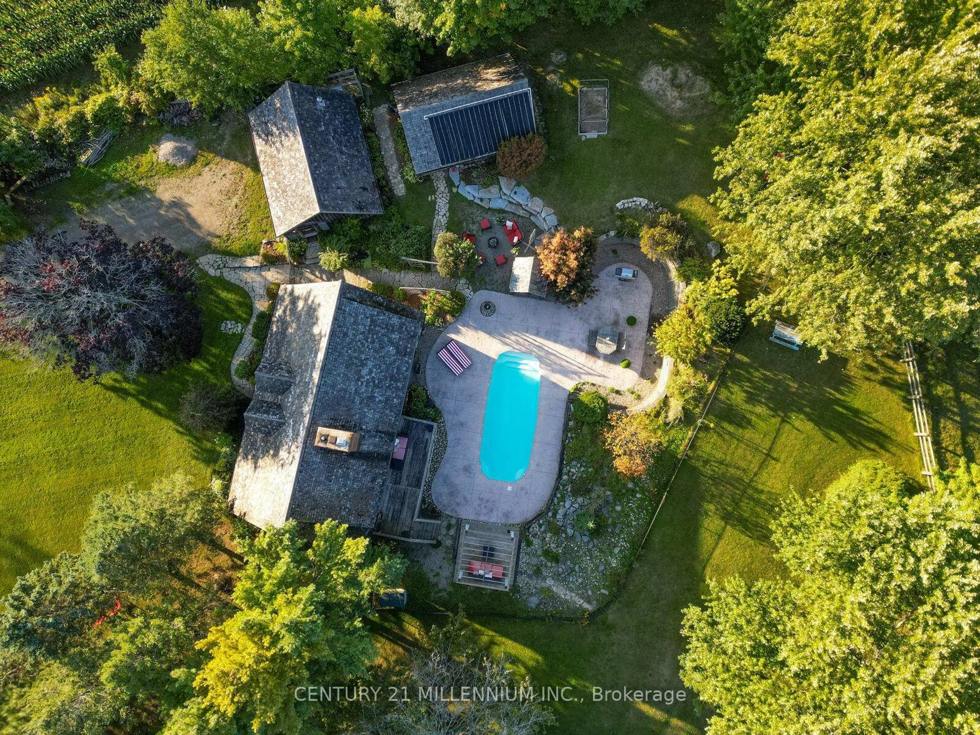 A pic from outside/outdoor area/front of a property/back of a property/a pic from drone, unknown for 20909 Shaws Creek Rd, Caledon Ontario L7K 1L7