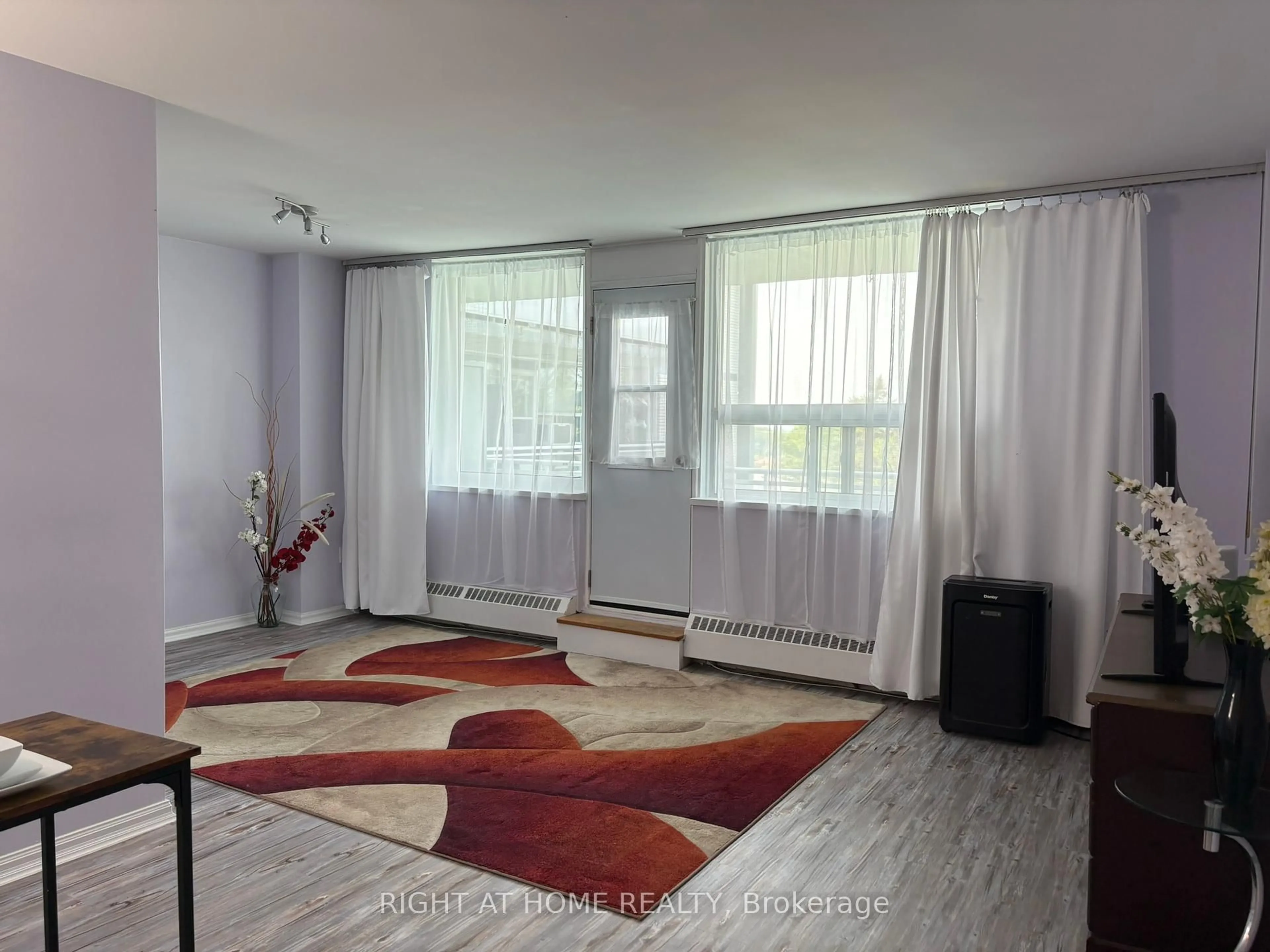A pic of a room for 3460 Keele St #201, Toronto Ontario M3J 1L9