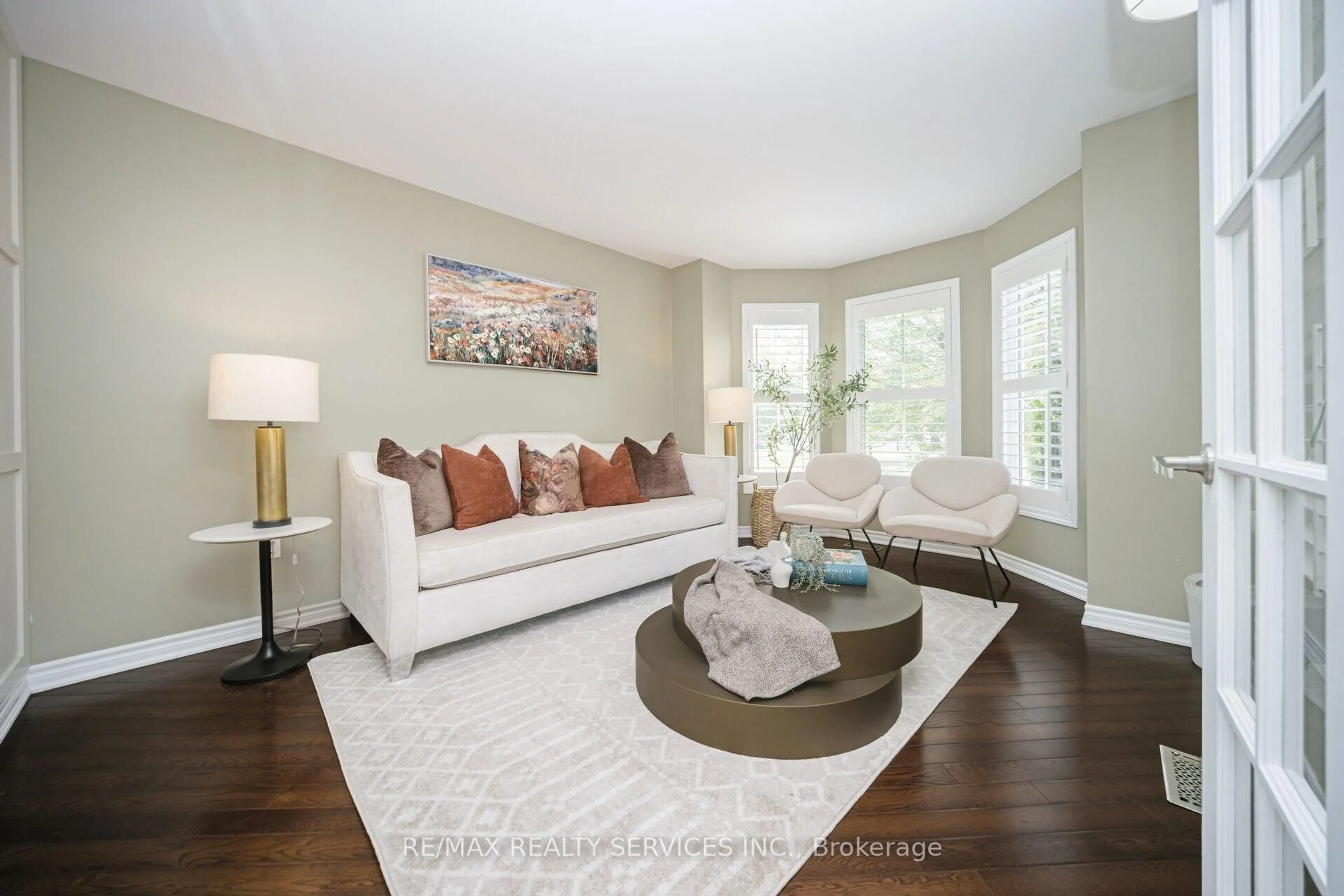 Living room with furniture, unknown for 472 Tonelli Lane, Milton Ontario L9T 0N5