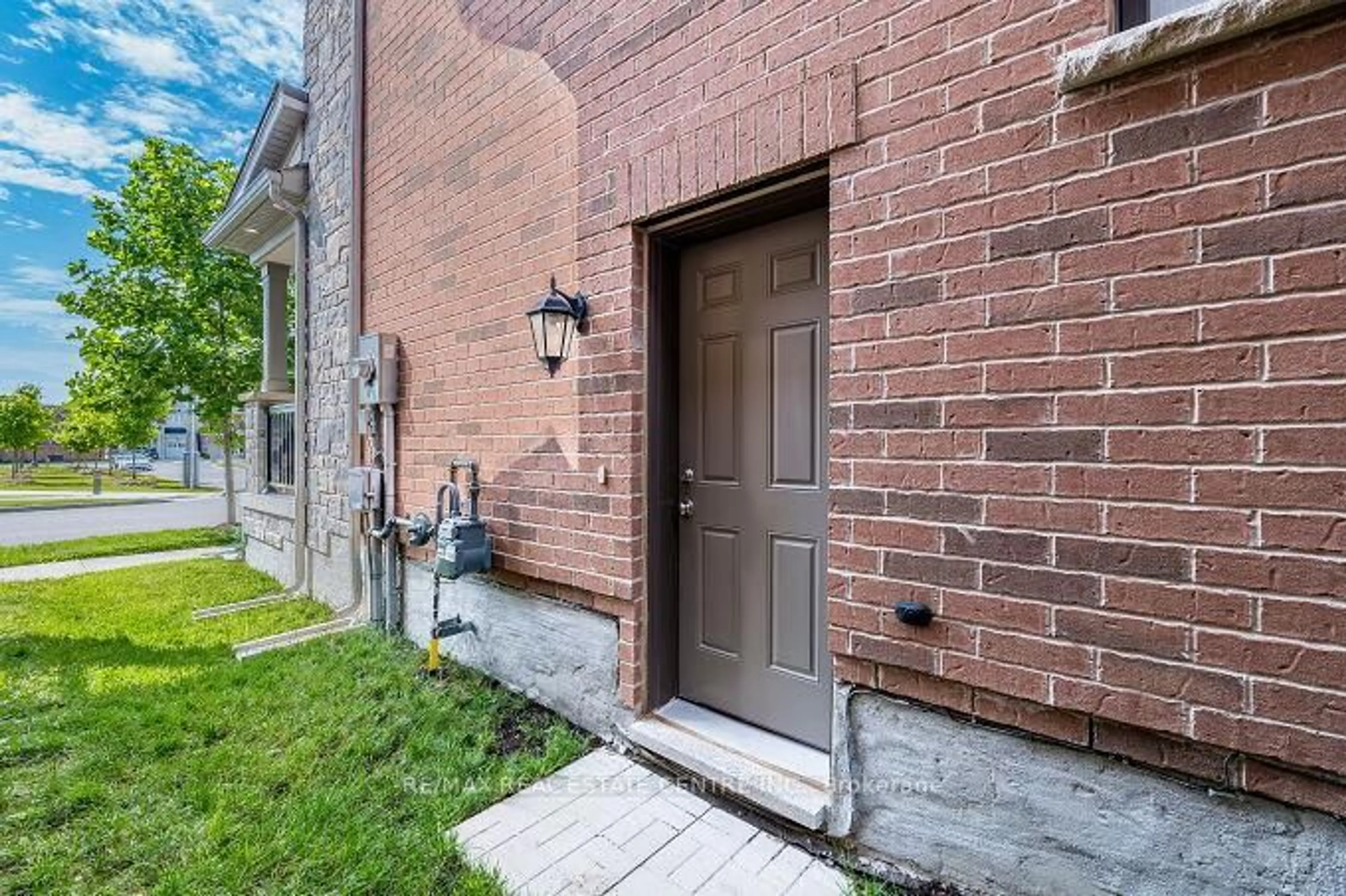 Home with brick exterior material, street for 323 Harold Dent Tr, Oakville Ontario L6M 1R3