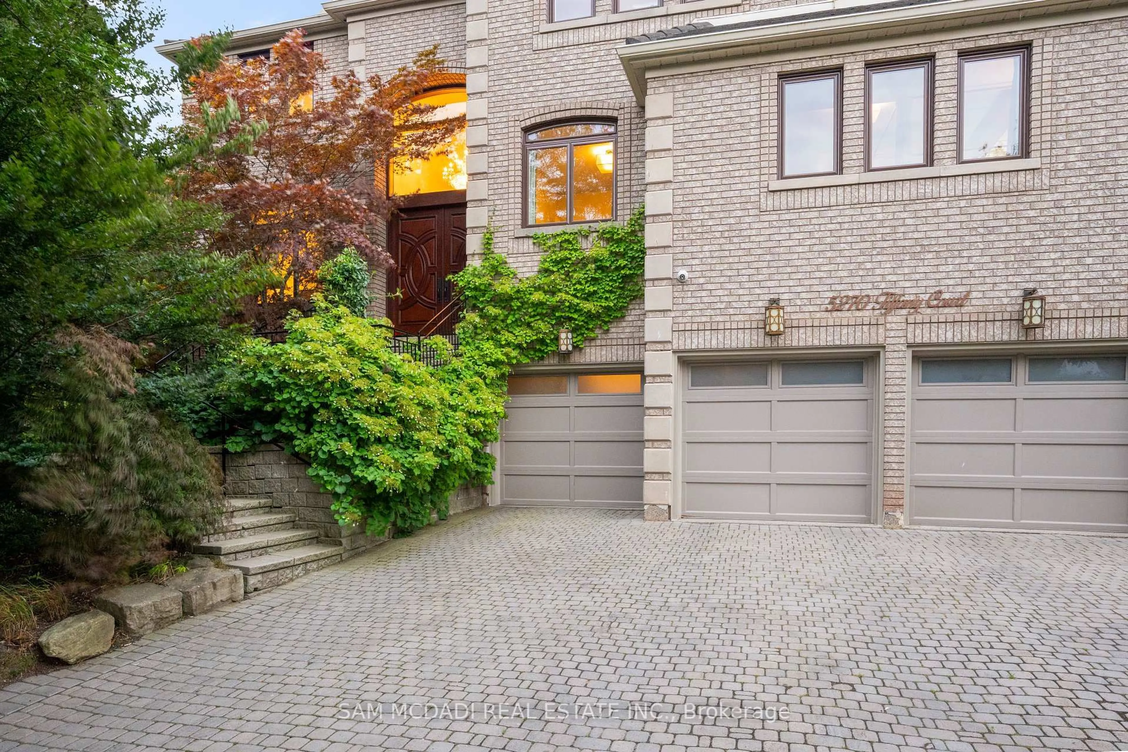 Home with brick exterior material, street for 5270 Tiffany Crt, Mississauga Ontario L5M 5G9