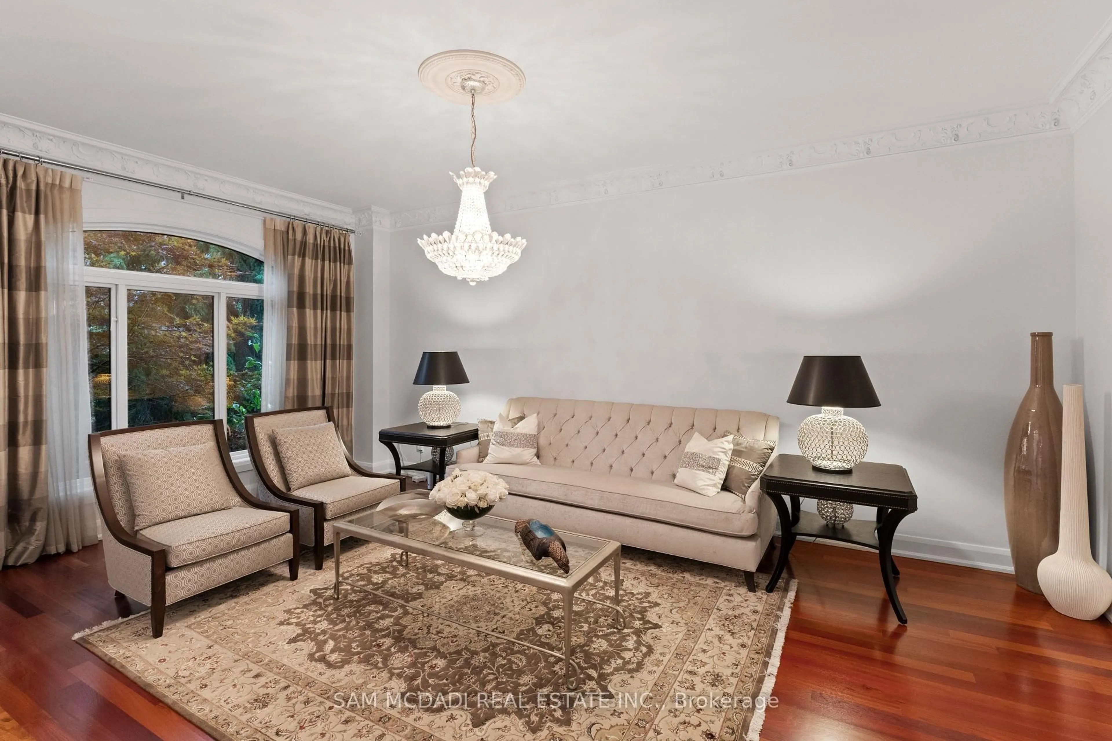 Living room with furniture, unknown for 5270 Tiffany Crt, Mississauga Ontario L5M 5G9