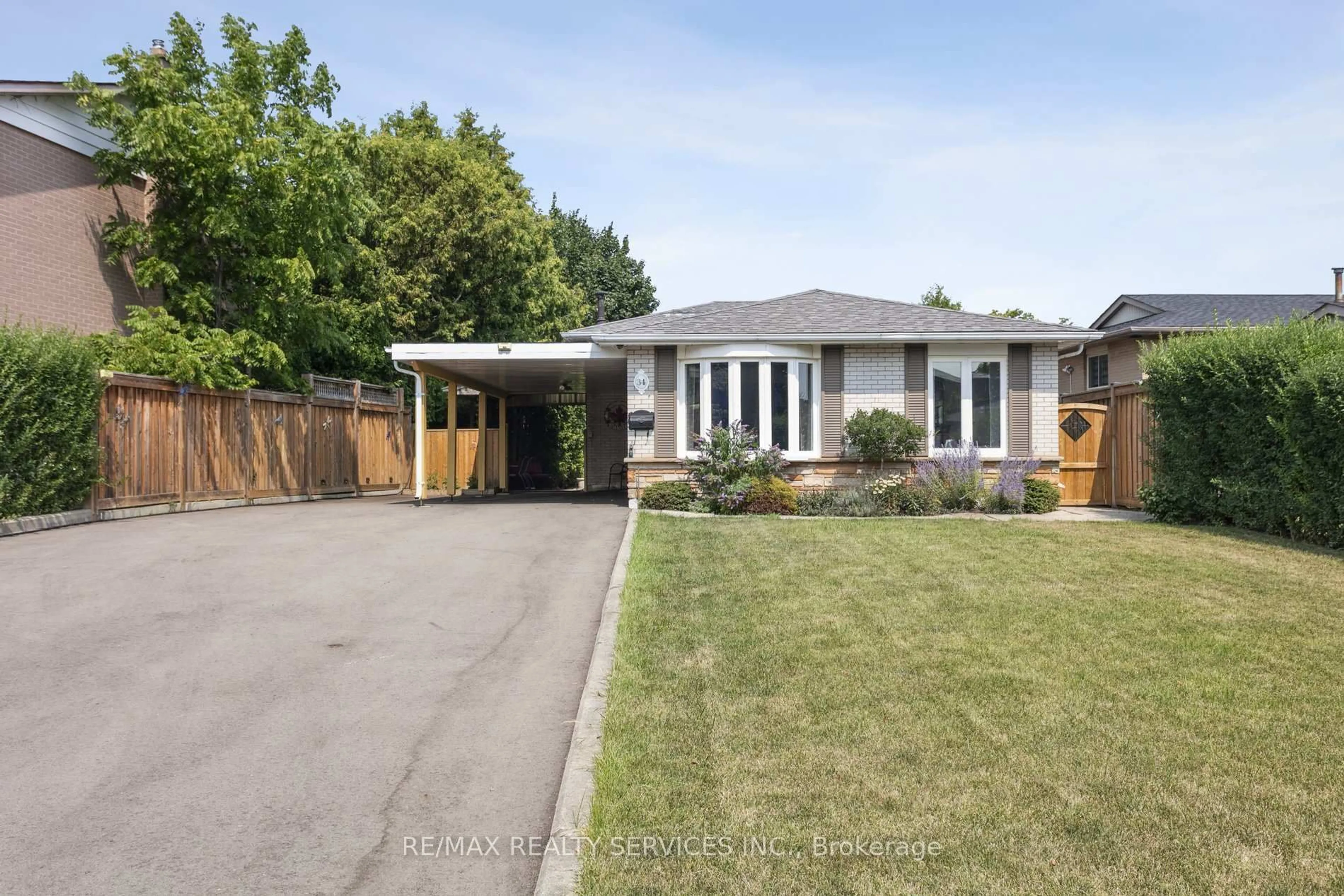 Home with brick exterior material, street for 34 welbeck Dr, Brampton Ontario L6X 2L1