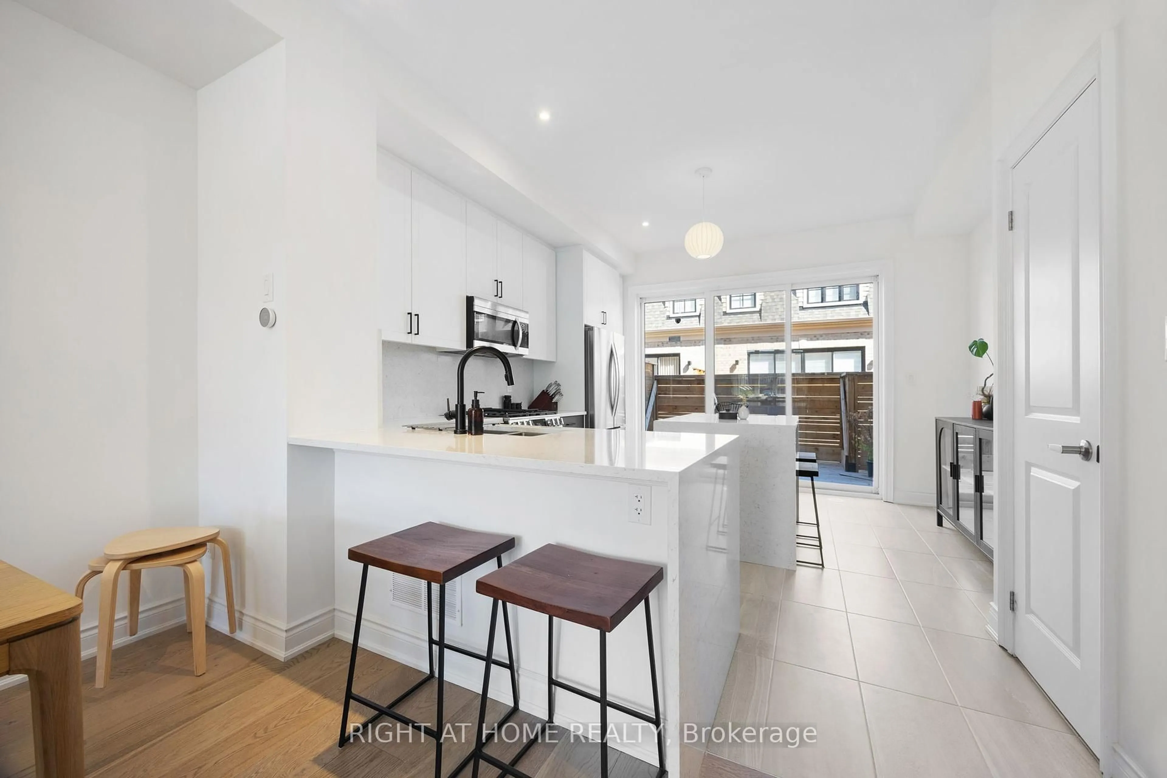 Open concept kitchen, unknown for 10 Lunar Cres #21, Mississauga Ontario L5M 2P6