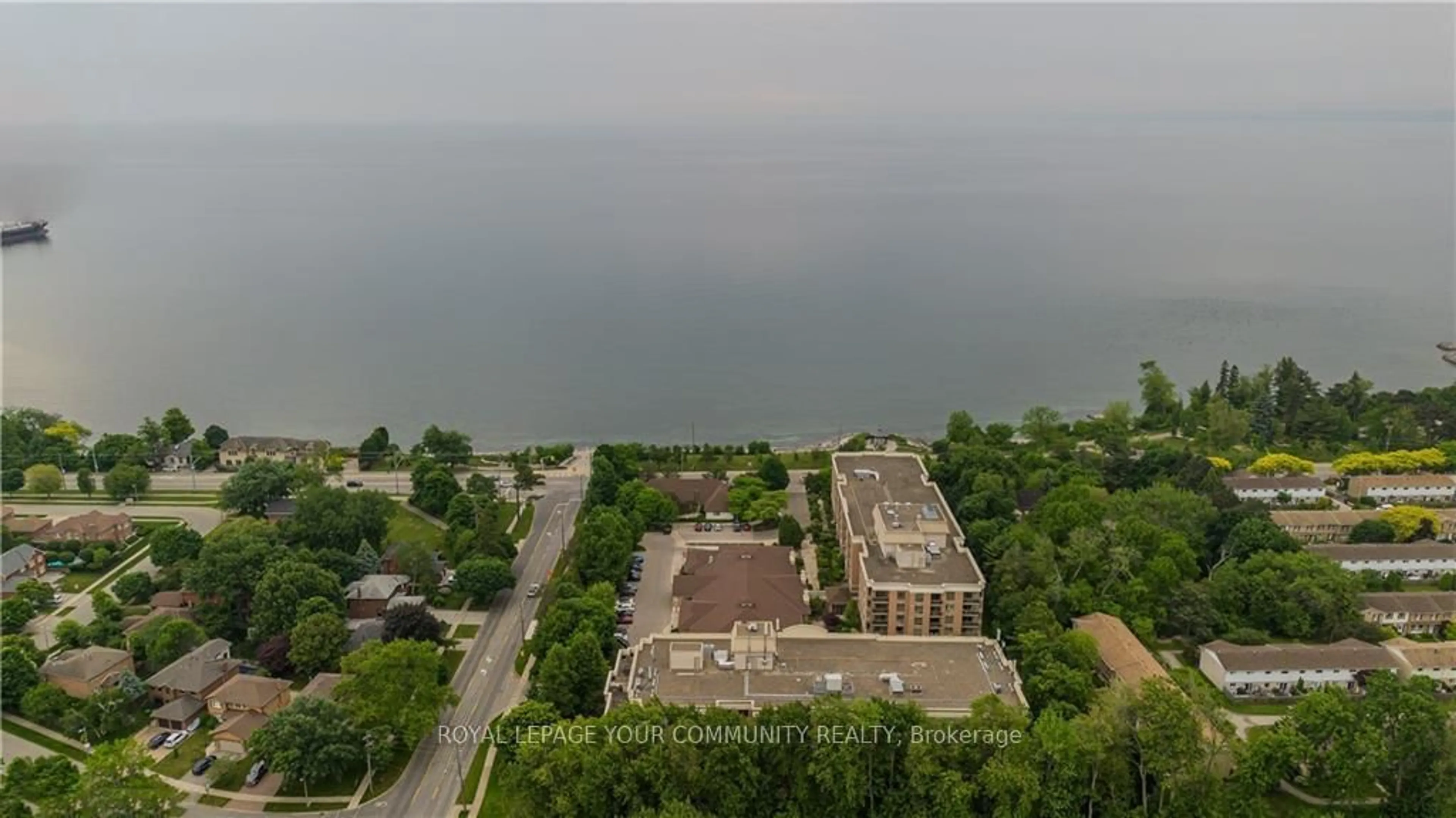 A pic from outside/outdoor area/front of a property/back of a property/a pic from drone, water/lake/river/ocean view for 100 Burloak Dr #1208, Burlington Ontario L7L 6P6