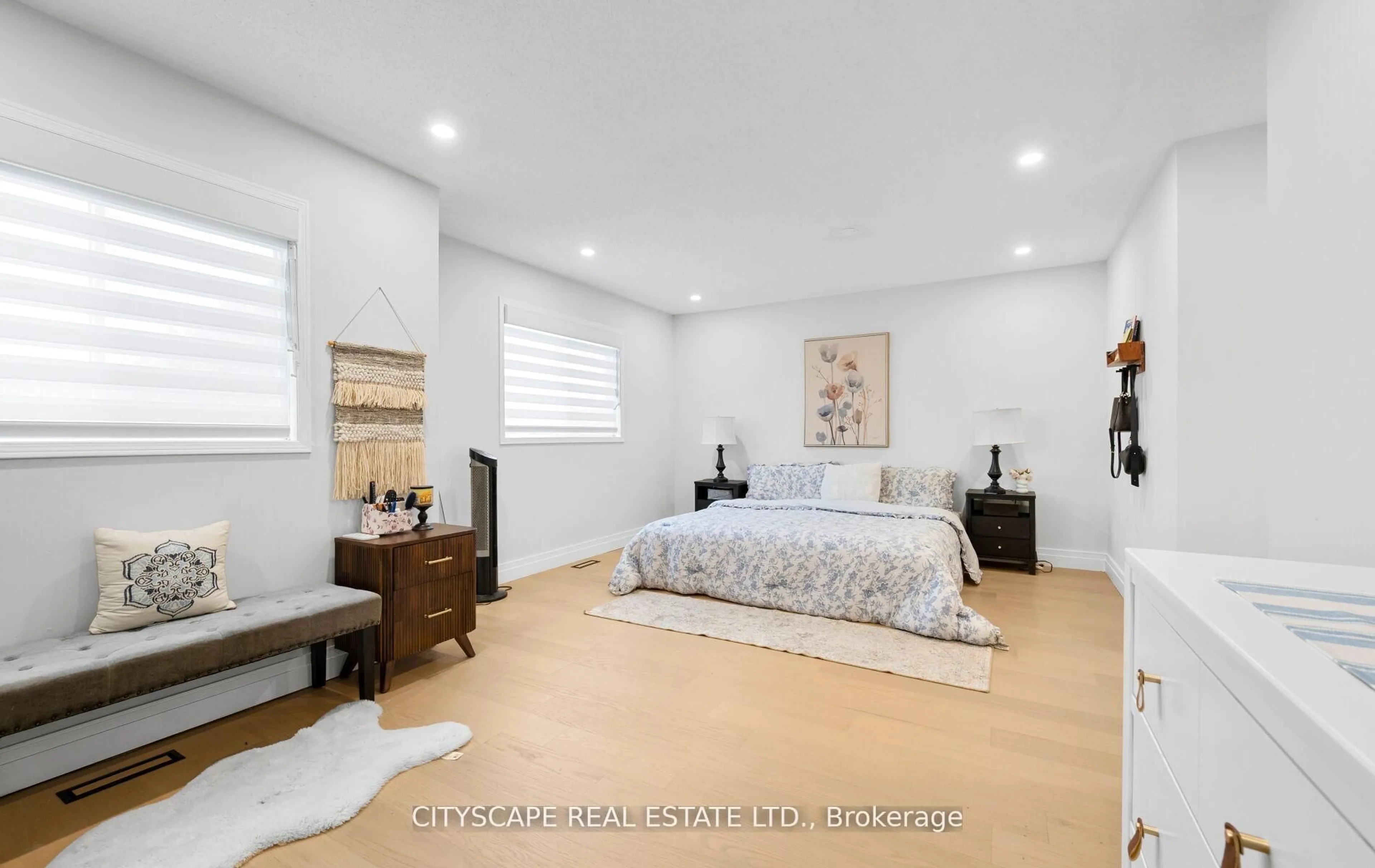 Unknown for 5253 Bushelgrove Circ, Mississauga Ontario L5M 6C5