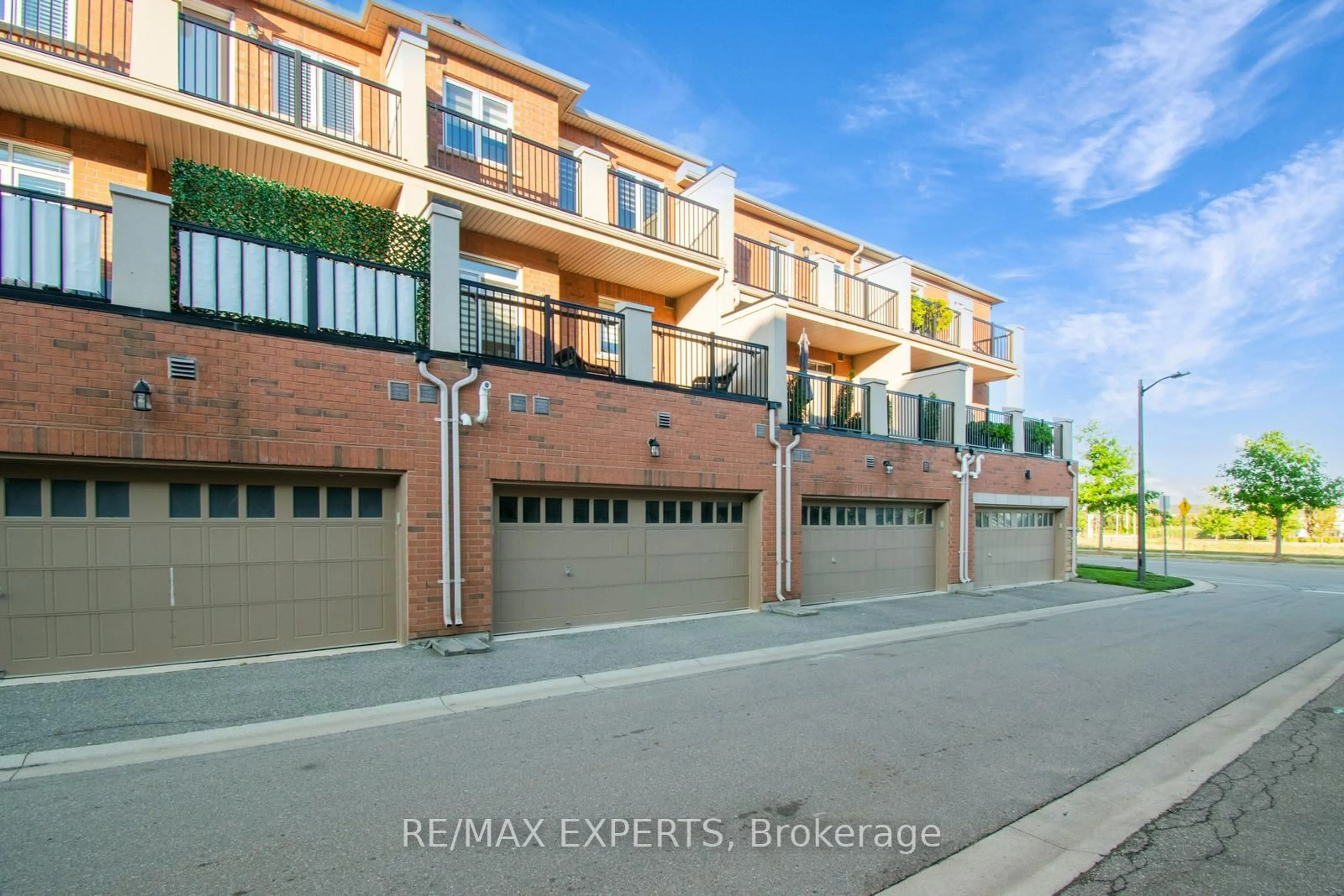 Unknown for 3044 Eberly Woods Dr, Oakville Ontario L6M 0T5
