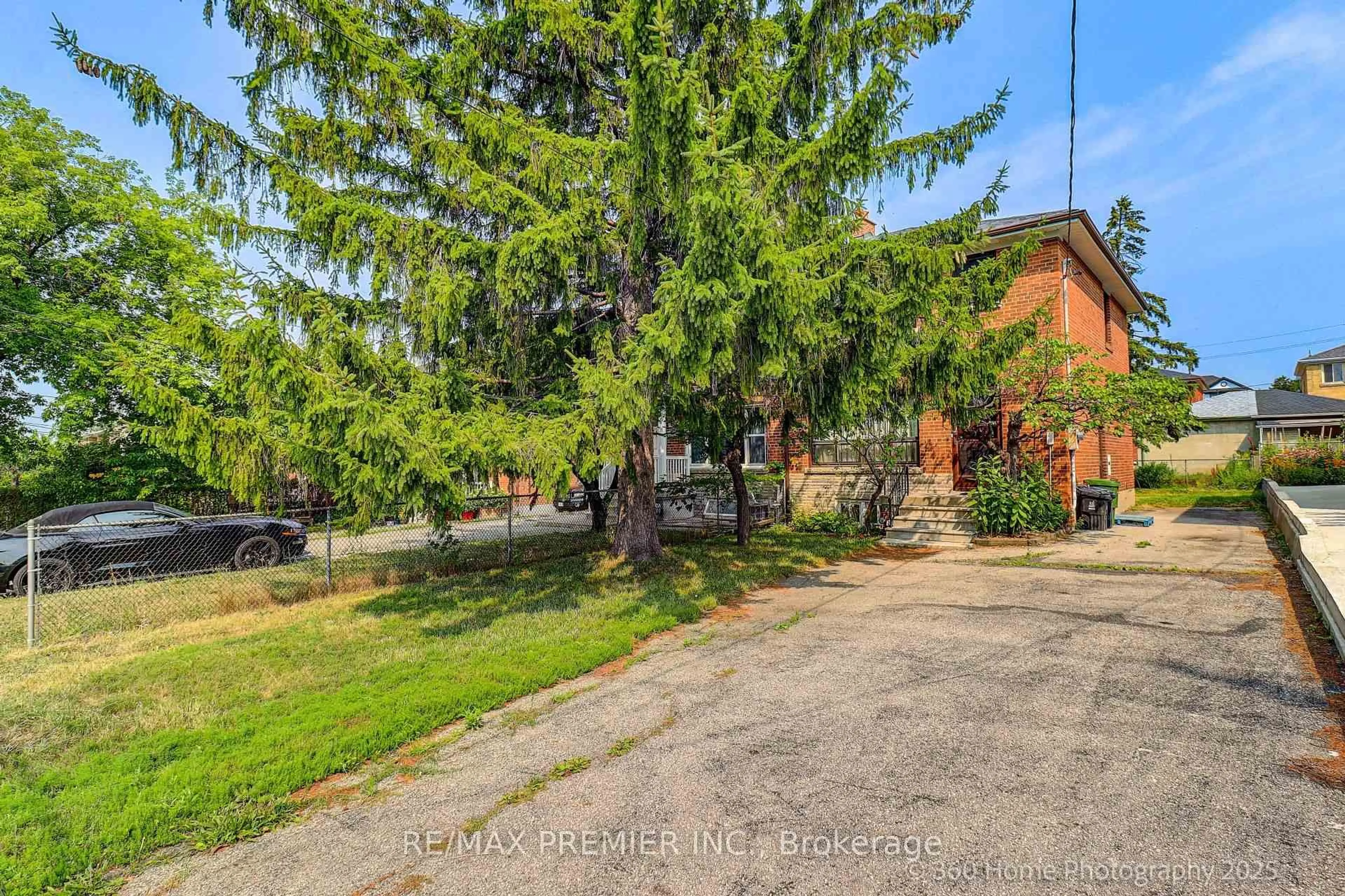 A pic from outside/outdoor area/front of a property/back of a property/a pic from drone, street for 1350 Wilson Ave, Toronto Ontario M3M 1H8