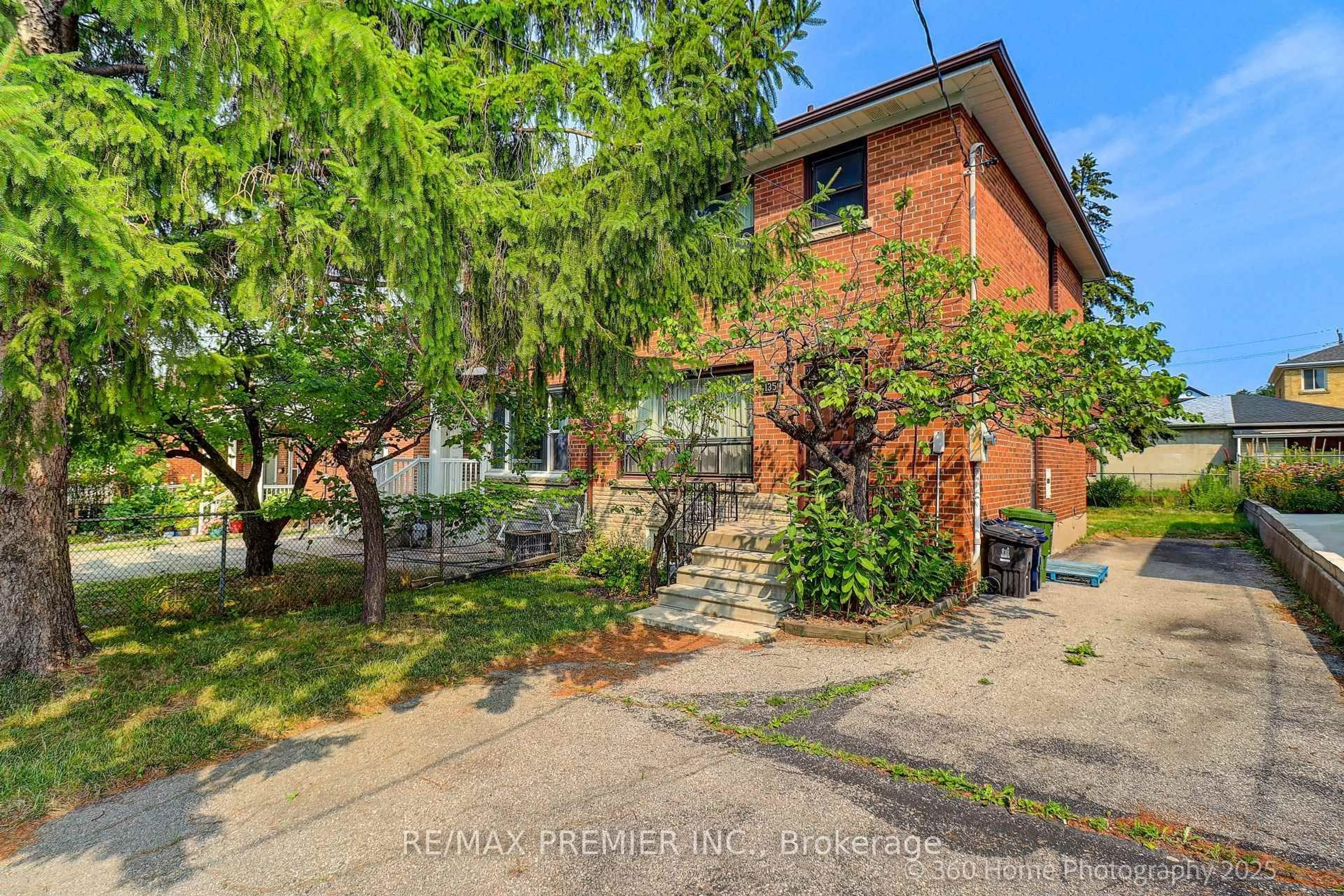 A pic from outside/outdoor area/front of a property/back of a property/a pic from drone, street for 1350 Wilson Ave, Toronto Ontario M3M 1H8