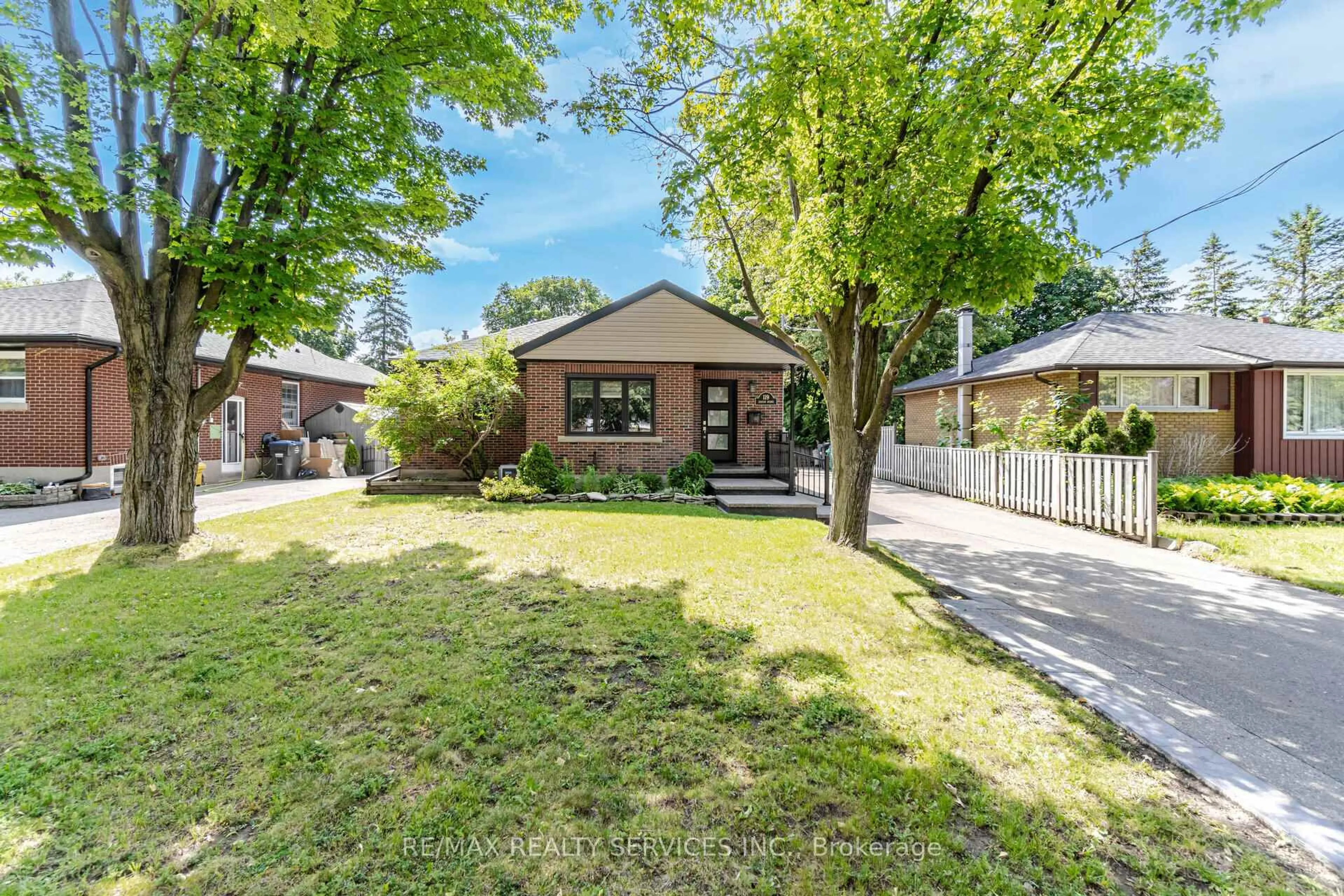 A pic from outside/outdoor area/front of a property/back of a property/a pic from drone, street for 119 Denison Ave, Brampton Ontario L6X 1E9