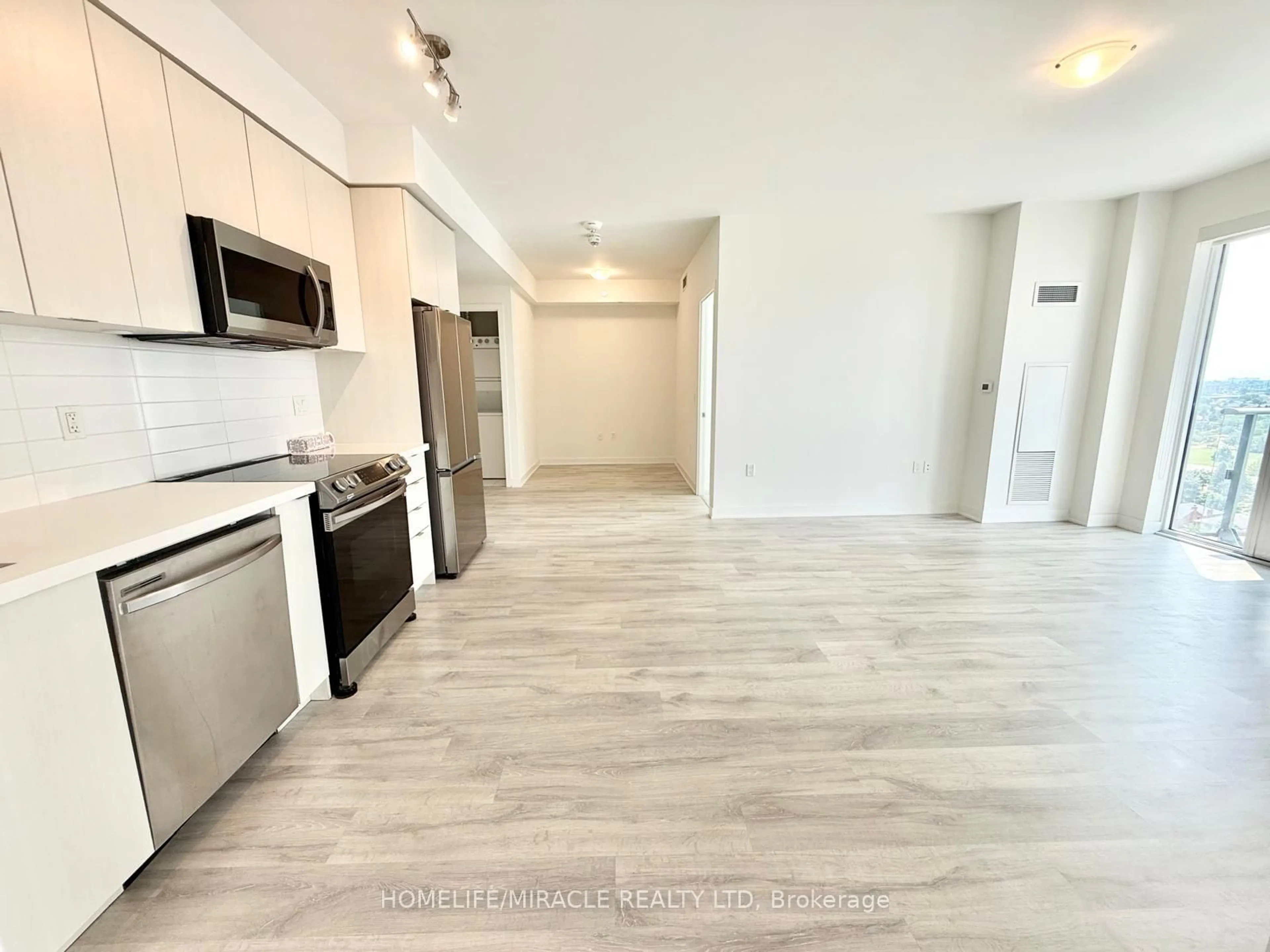 Open concept kitchen, unknown for 4675 Metcalfe Ave #1207, Mississauga Ontario L5M 0Z8
