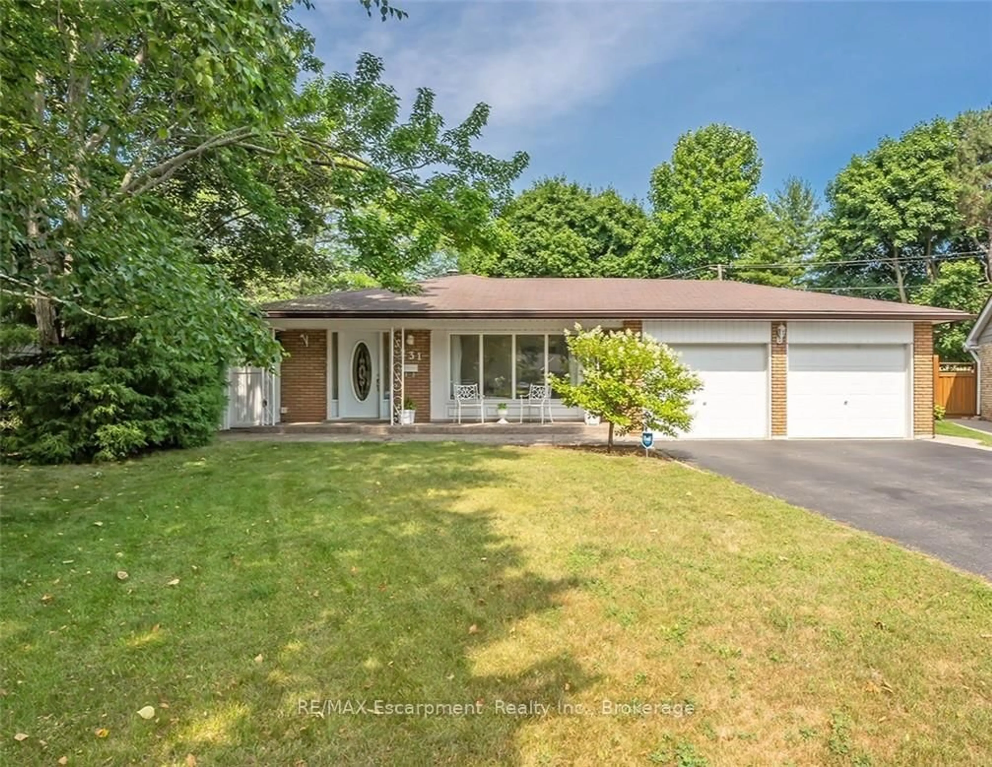 Unknown for 231 BARRYMORE Crt, Burlington Ontario L7T 1B7